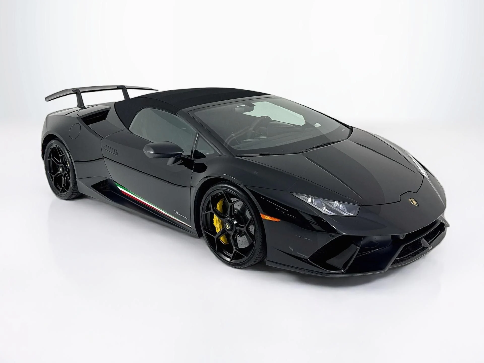 mph082_2297738766_Used_2019_Lamborghini_Huracan_Performante_Spyder_1793134396_a119d99e16