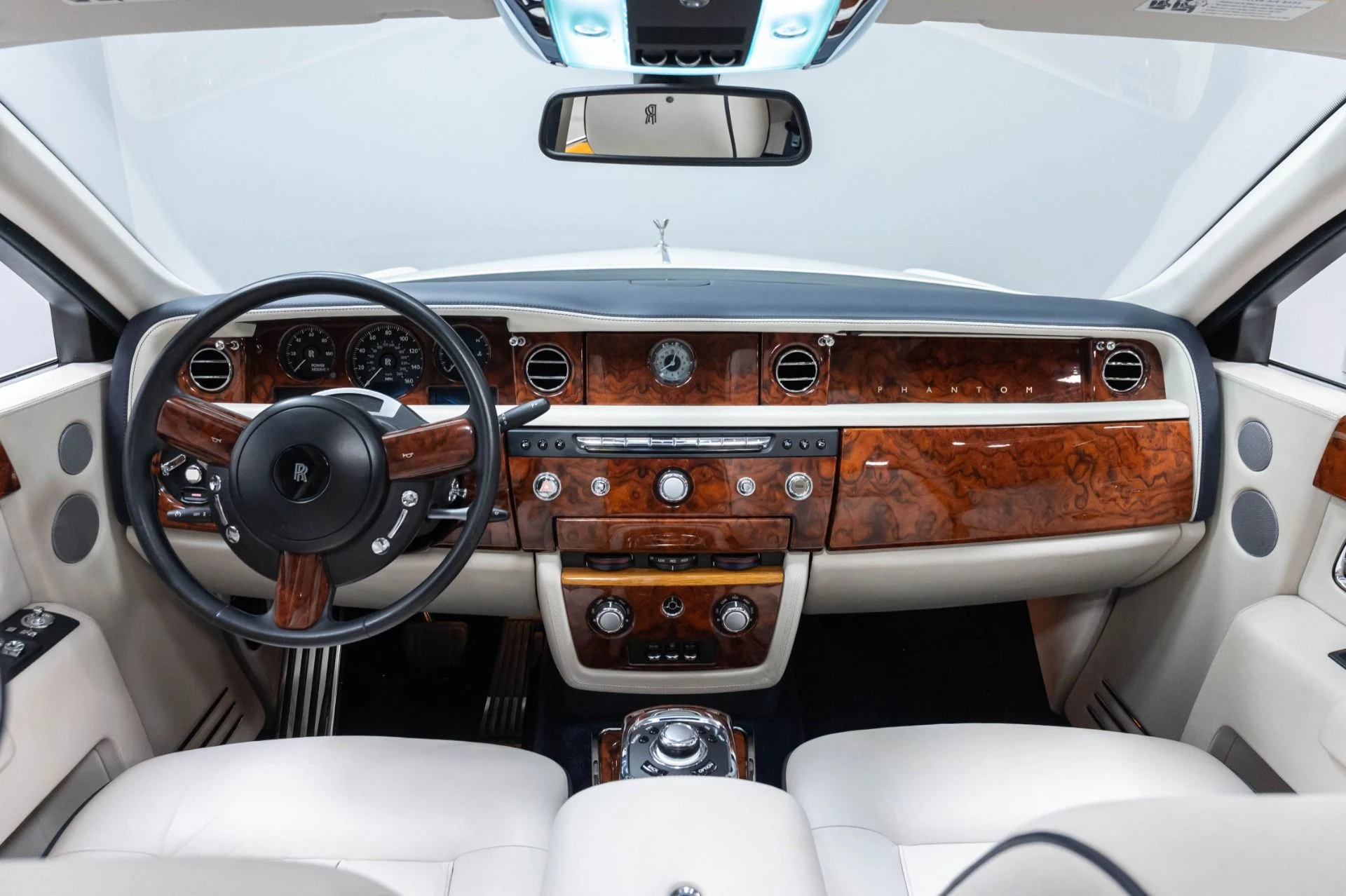 mph082_2366637166_Used_2013_Rolls_Royce_Phantom_1784226914_02de551401