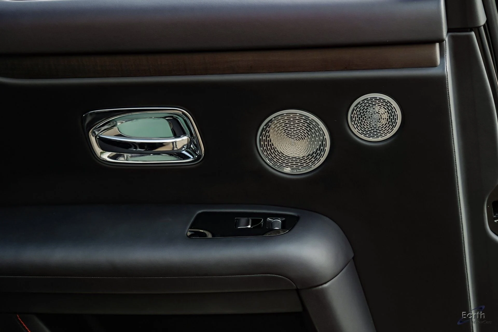 mph082_2456217170_f1137c20d404aa9a63d7980e17315f8bx_98436dd6a3