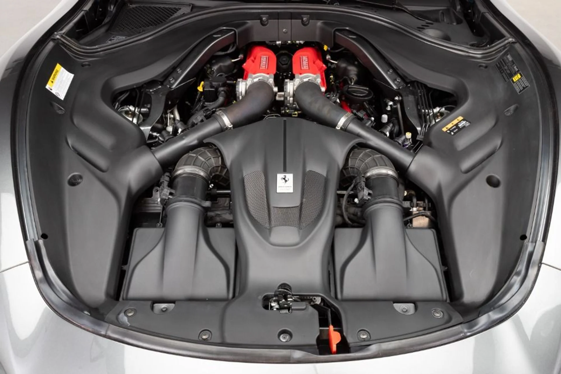 mph082_2744334119_Used_2024_Ferrari_Roma_Spider_e8ddb38eff