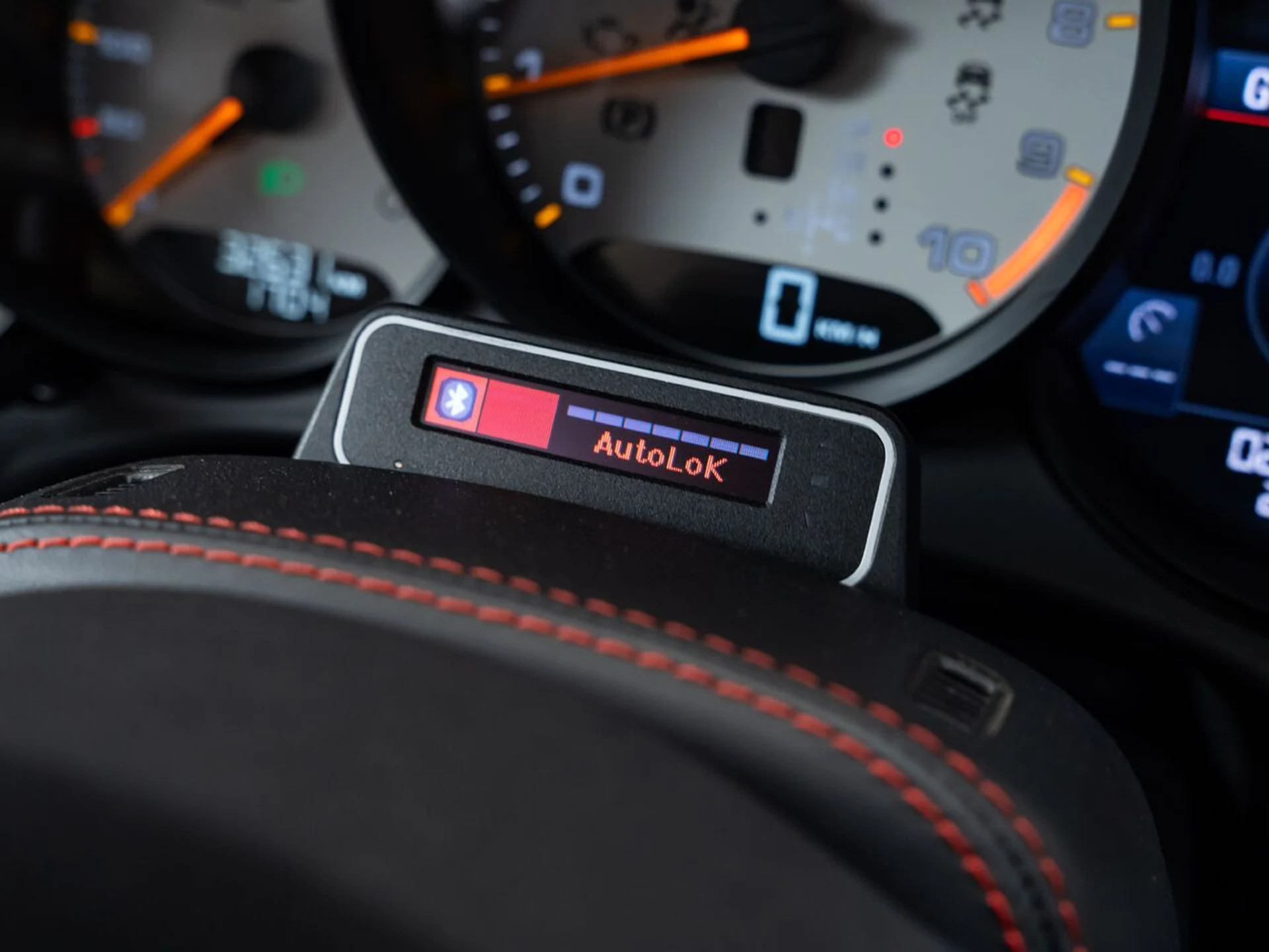 mph082_2774865546_porsche_911_2015_716285169b