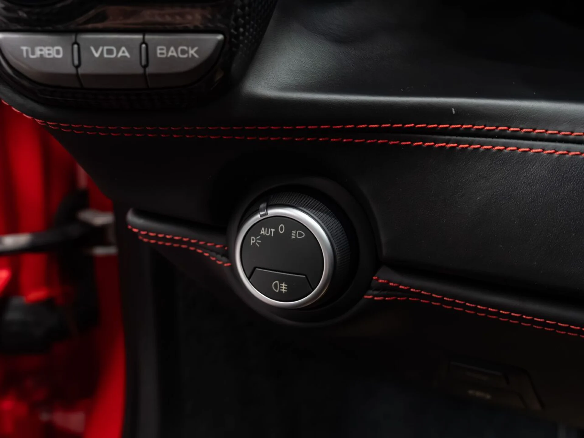 mph082_2977173000_ferrari_488_gtb_2017_fae671407d