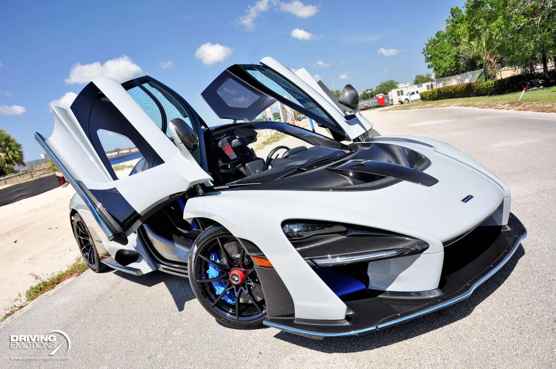 mph082_2988568249_683_p83_l_b6c41c5e22