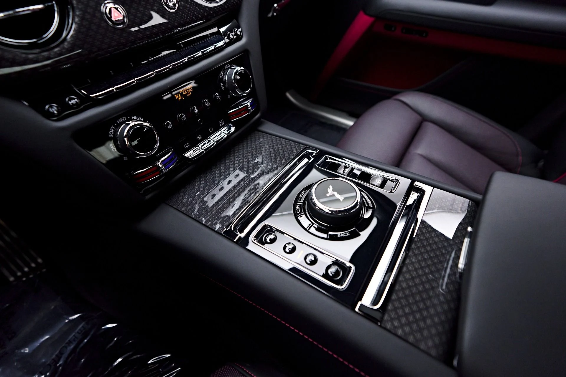 mph082_3059541418_Used_2024_Rolls_Royce_Ghost_Base_1750545573_6085bd6ed0