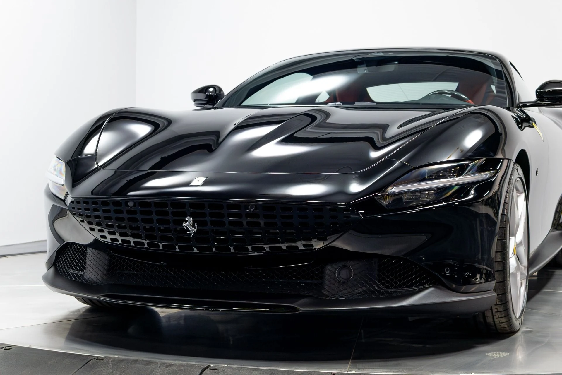 mph082_3068418541_Used_2022_Ferrari_Roma_1775684538_43f5ba3fe4