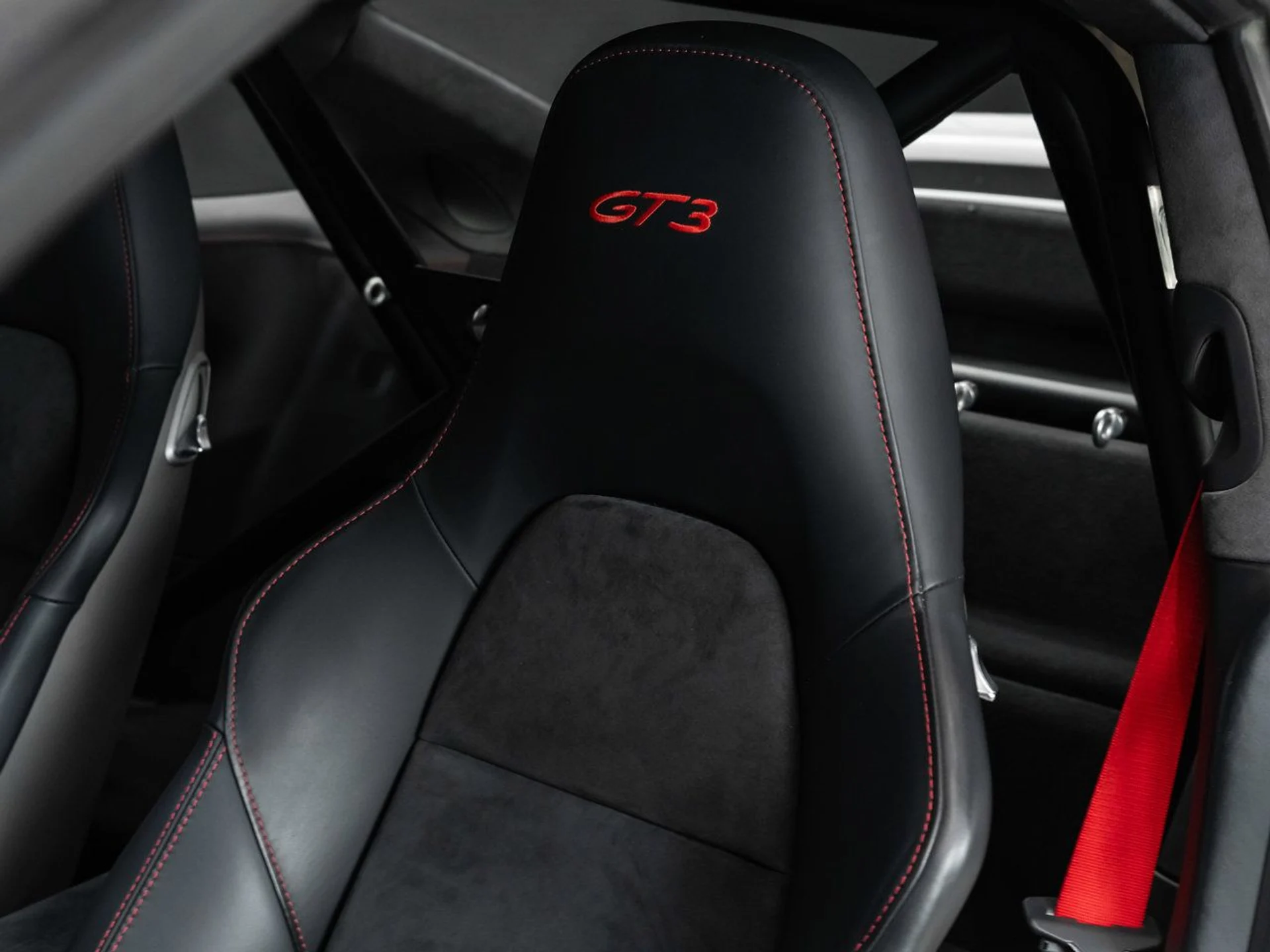 mph082_3114473930_porsche_911_2015_d4a2cfd97c