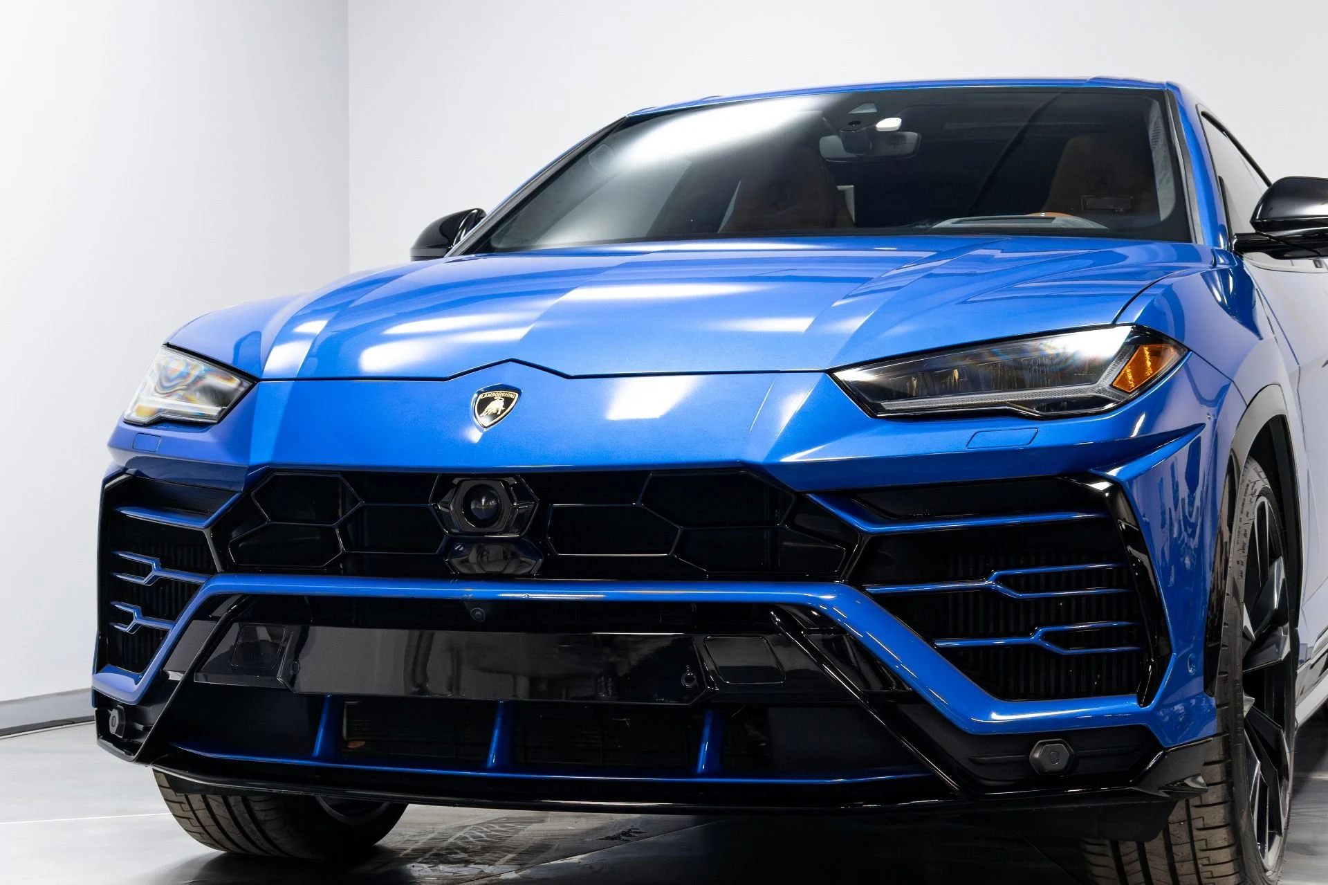 mph082_3201136784_Used_2019_Lamborghini_Urus_1772123275_13fea8ac99