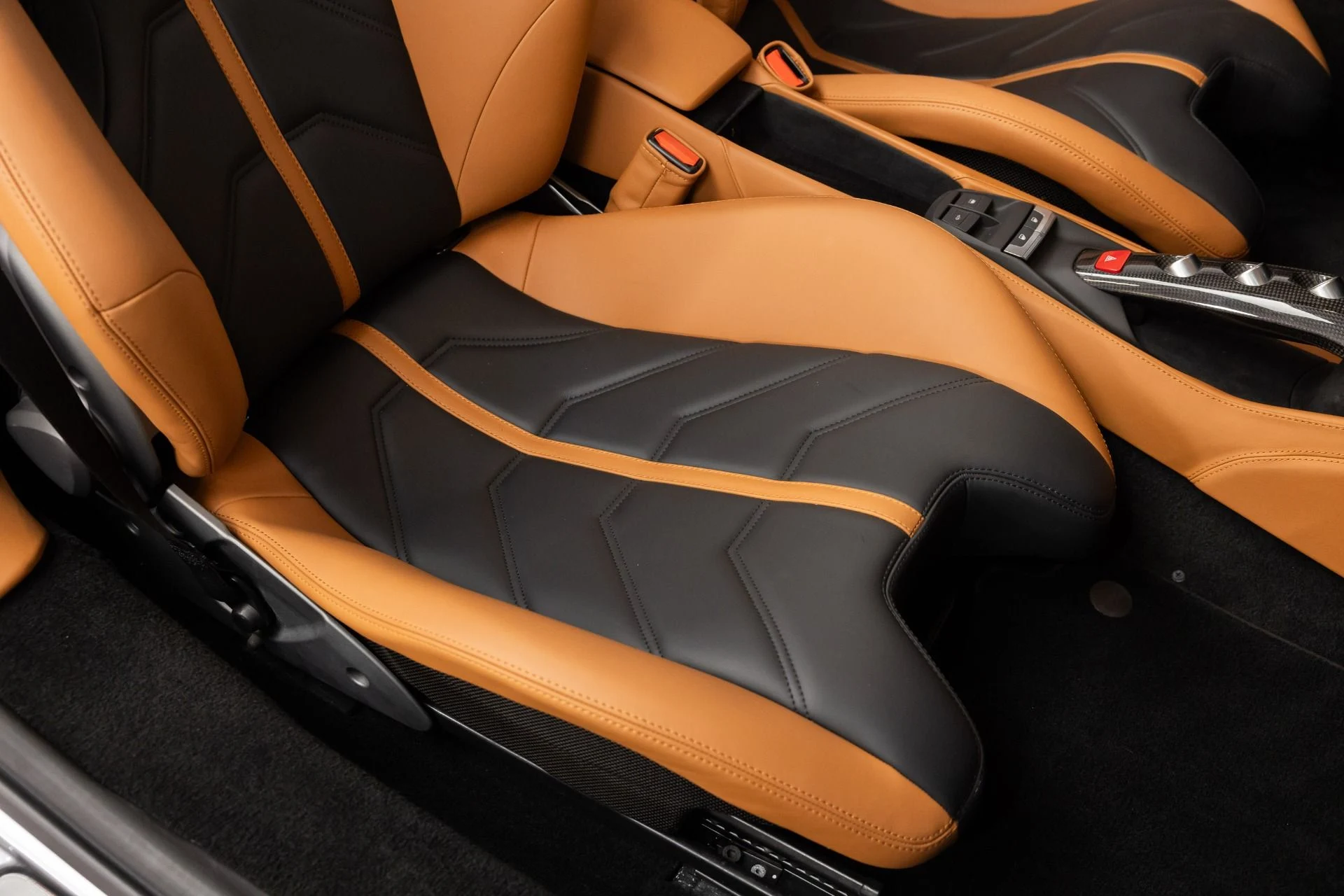 mph082_3321517114_Used_2017_Ferrari_488_Spider_1784830222_2cf12885db