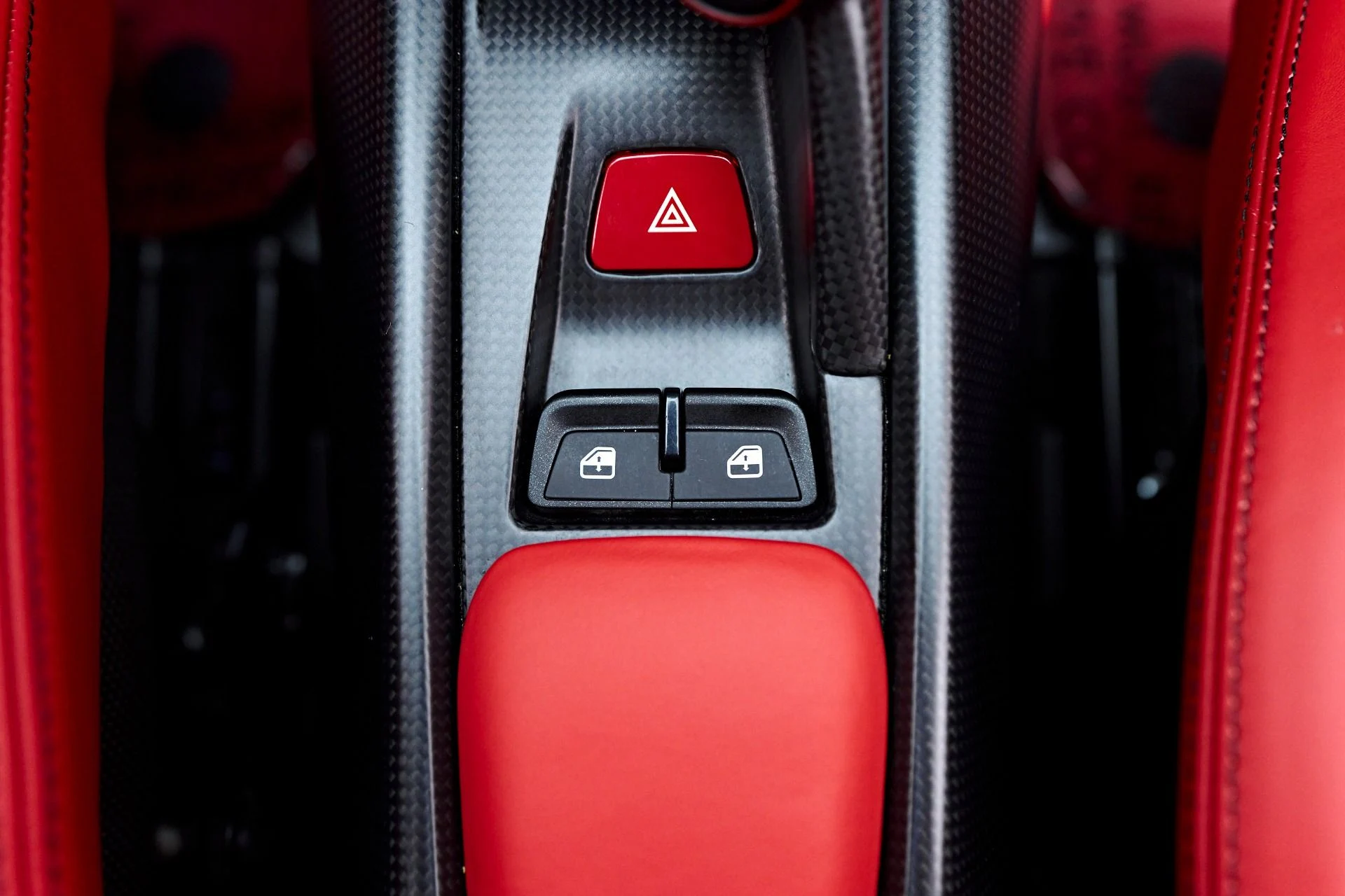 mph082_3356315018_Used_2020_Ferrari_488_Pista_Base_1749062519_302bbae12b