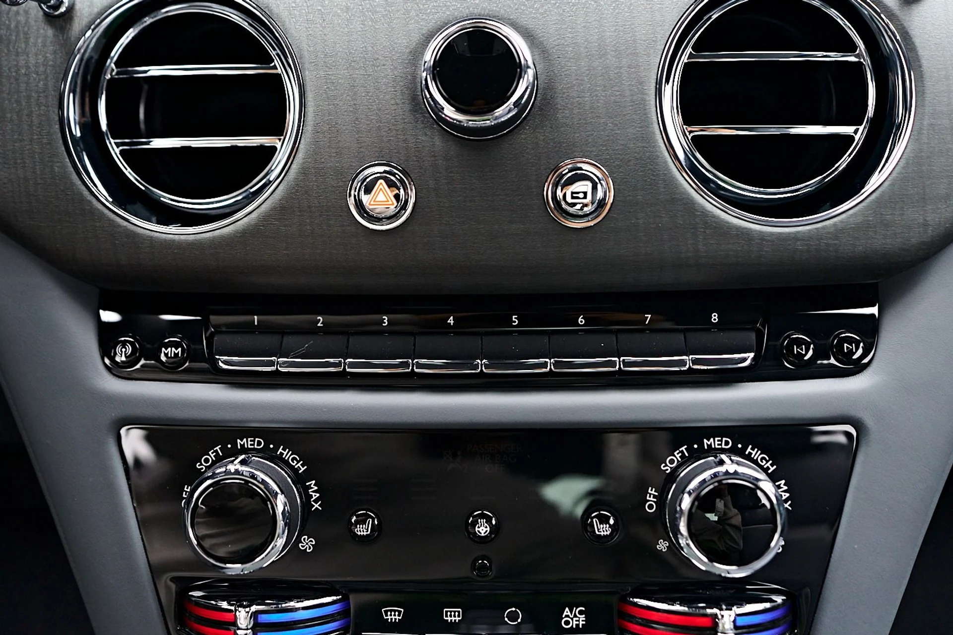 mph082_3637415708_Used_2024_Rolls_Royce_Spectre_1741399260_0ffbbc2a12