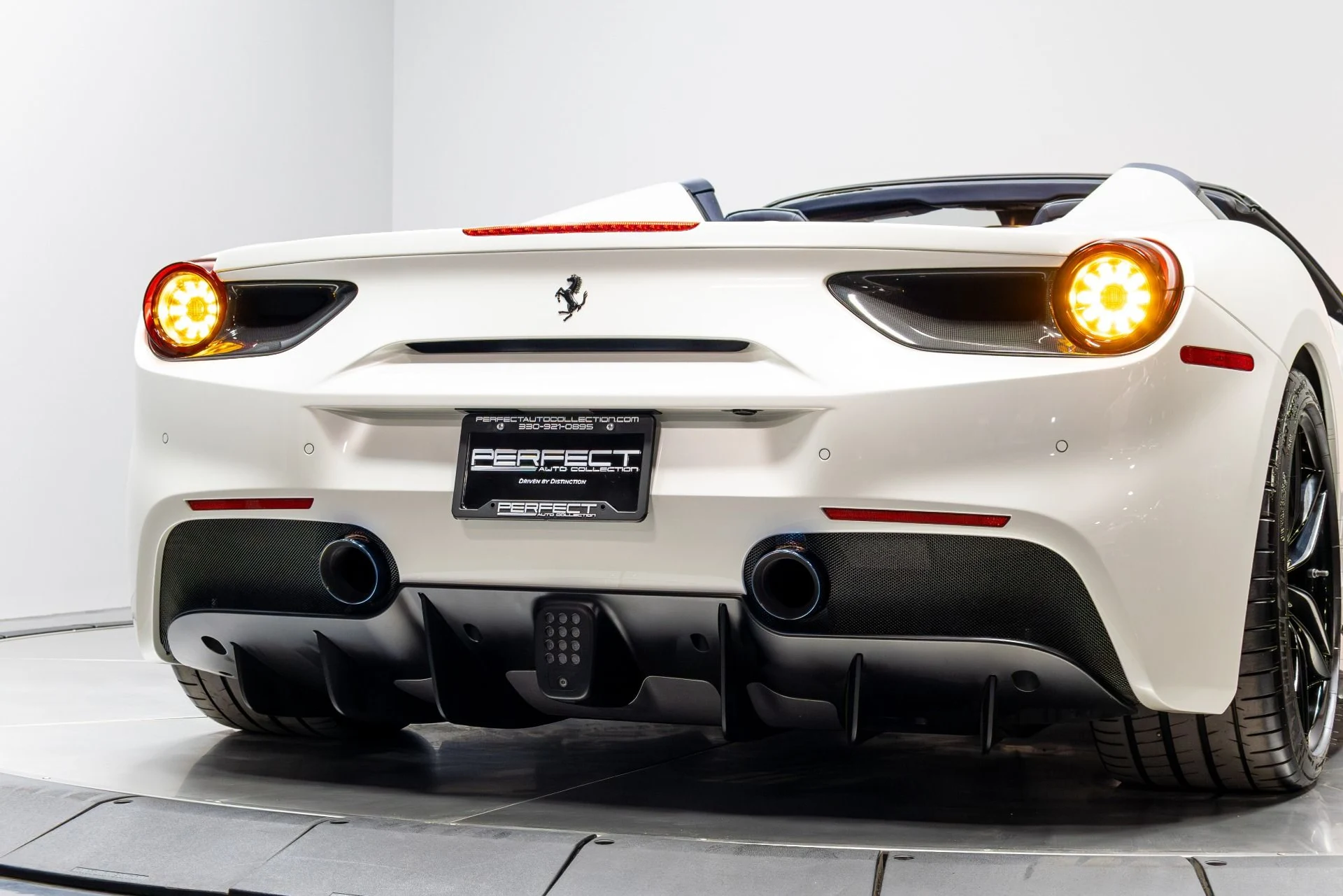 mph082_3659168028_Used_2018_Ferrari_488_Spider_1774434782_9016aab9a5