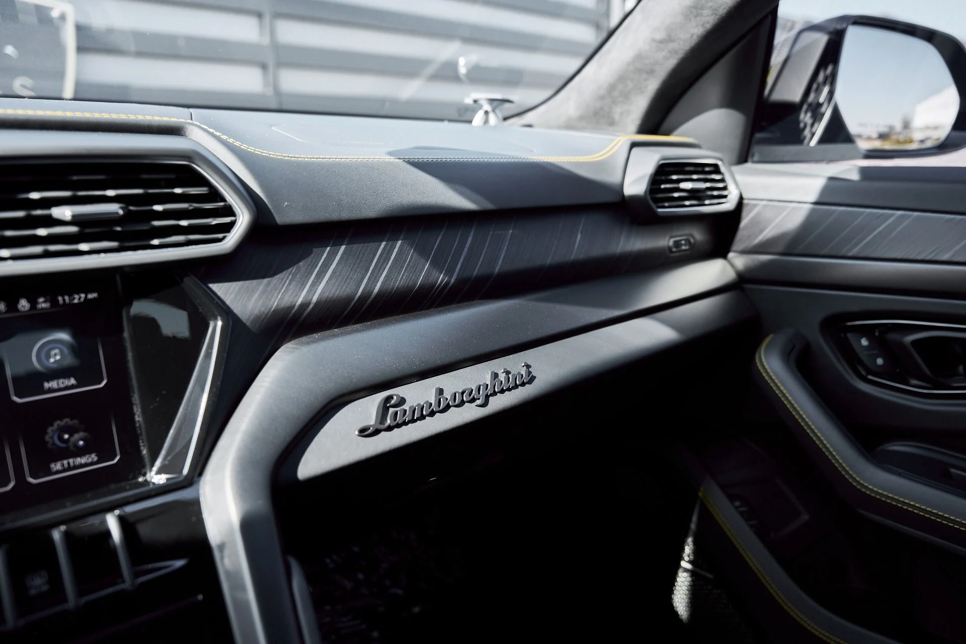 mph082_3683829060_Used_2024_Lamborghini_Urus_S_1770085971_72db524d28