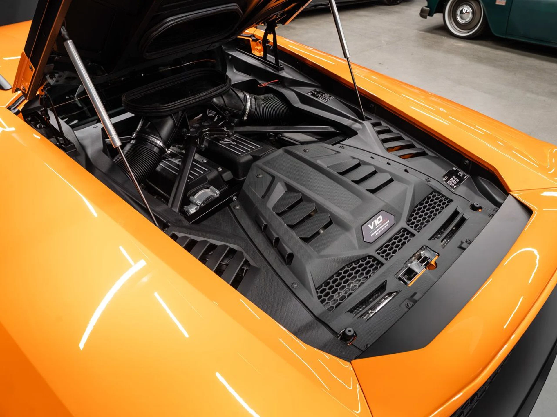 mph082_3836452852_lamborghini_huracan_2023_9ac163aa1f