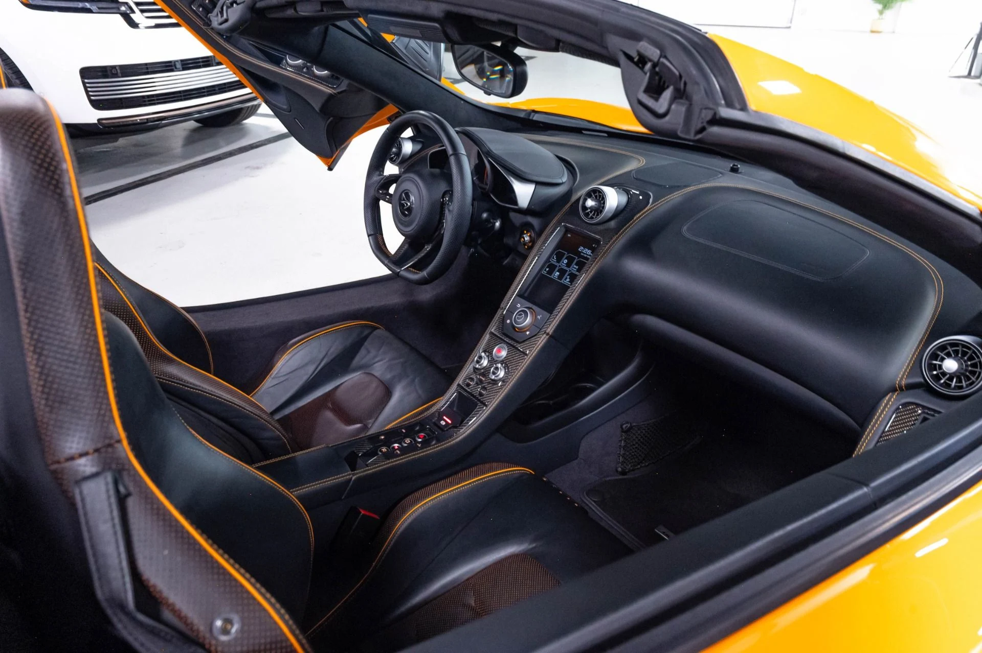 mph082_3896011181_Used_2015_Mc_Laren_650_S_Spider_1784647983_584e90f0fb