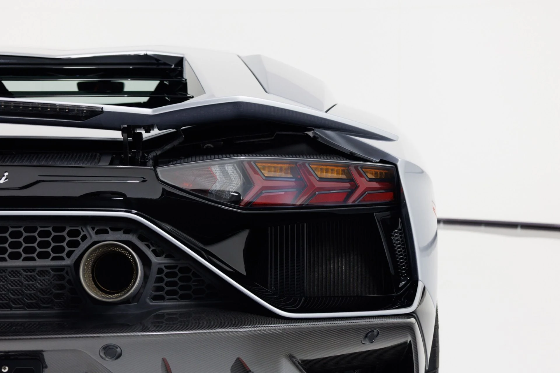 mph082_396272098_Used_2022_Lamborghini_Aventador_LP_780_4_Ultimae_1784925969_7ffbf155b9