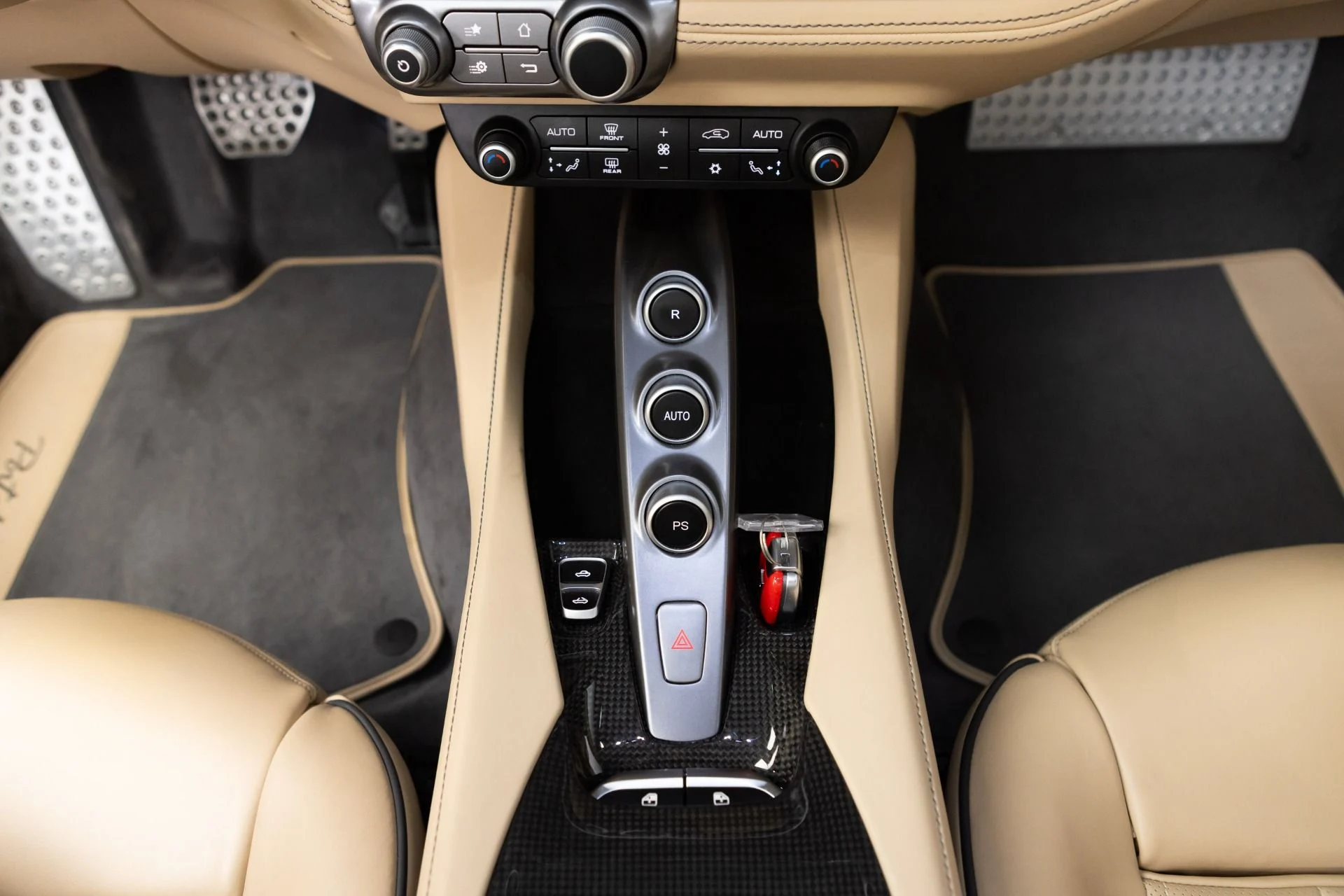 mph082_4017811659_Used_2019_Ferrari_Portofino_1792420414_8cd4ca05c6
