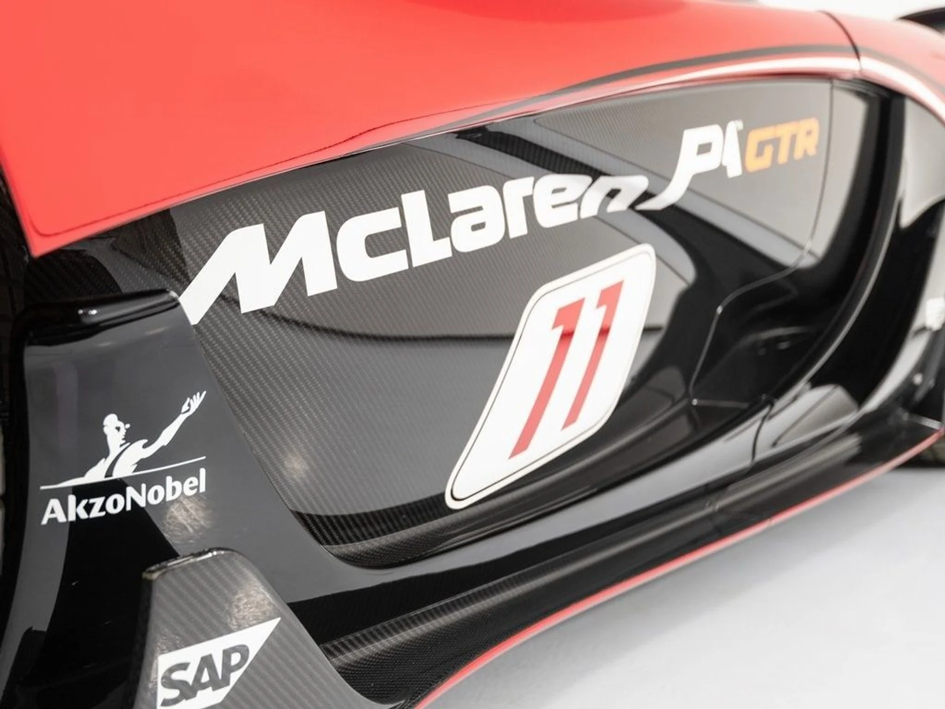 mph082_4110014488_3d73ec956707d8ad6b0b98421e14e72ax_0e2446fd60