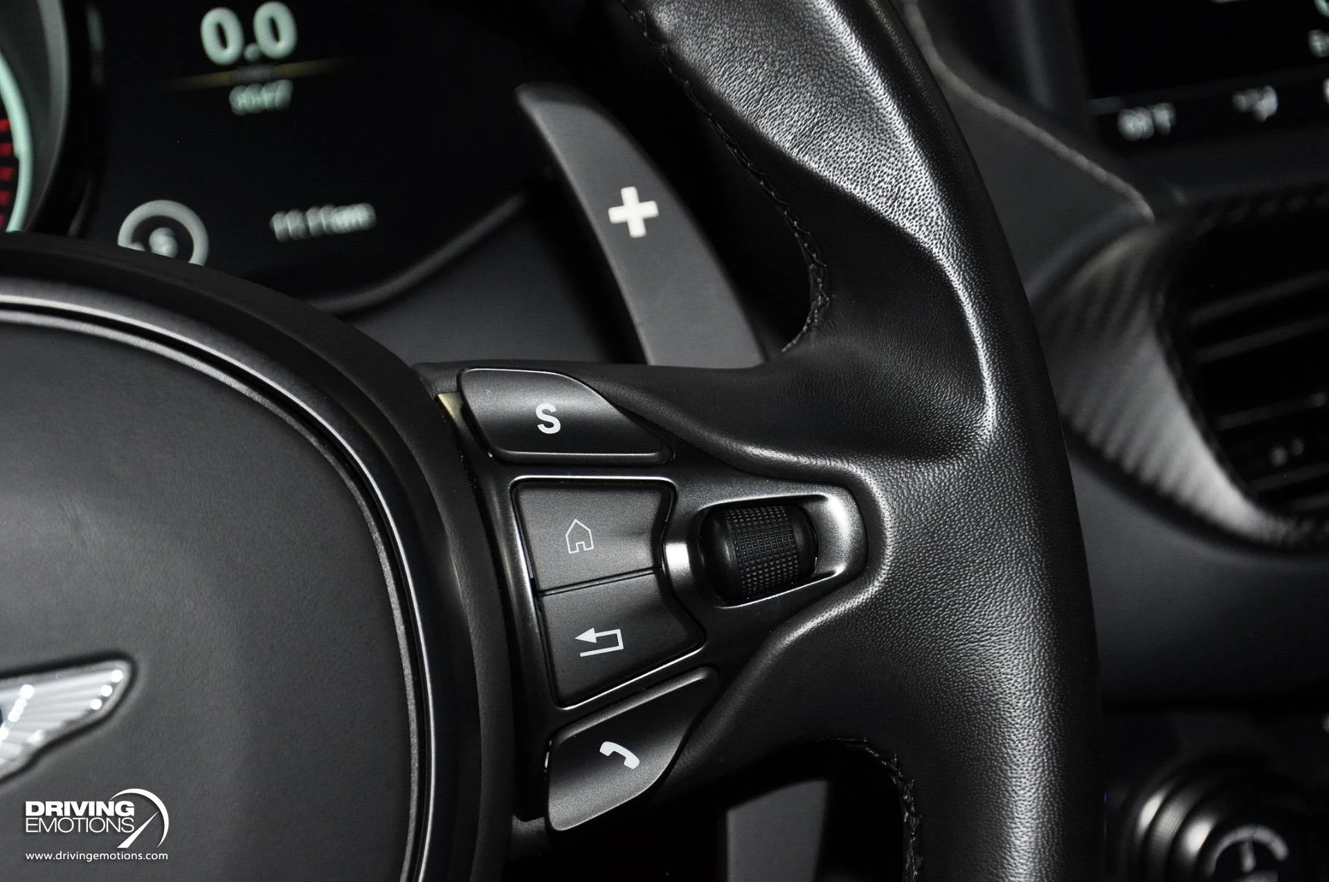 mph082_458022030_880_p83_l_d5a82b0764