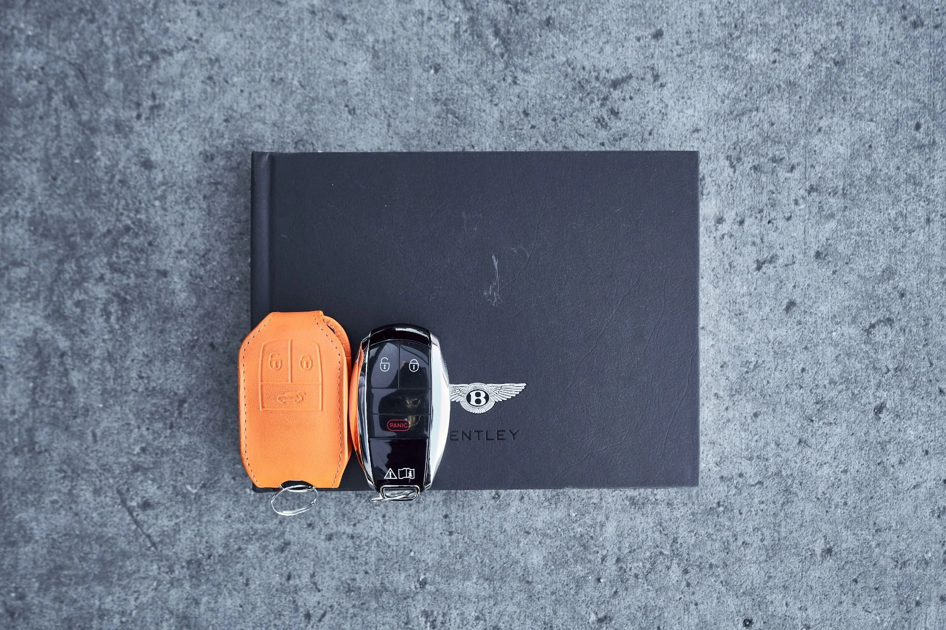 mph082_568858195_Used_2025_Bentley_Bentayga_S_Black_Edition_1764904303_1f647bf942