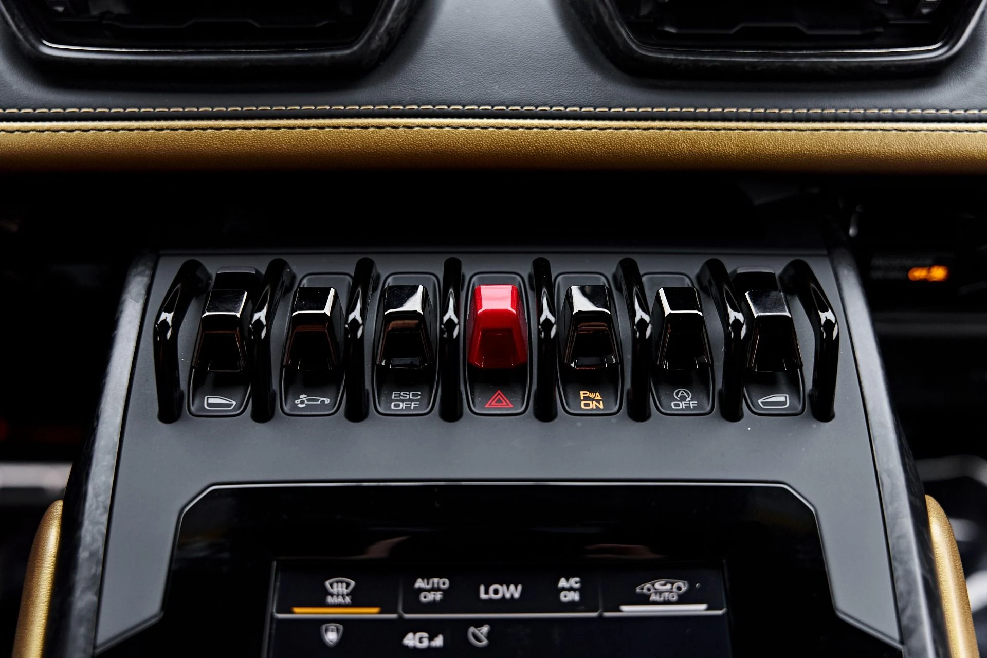 mph082_727967879_Used_2022_Lamborghini_Huracan_EVO_Base_1791316002_54b48757e6