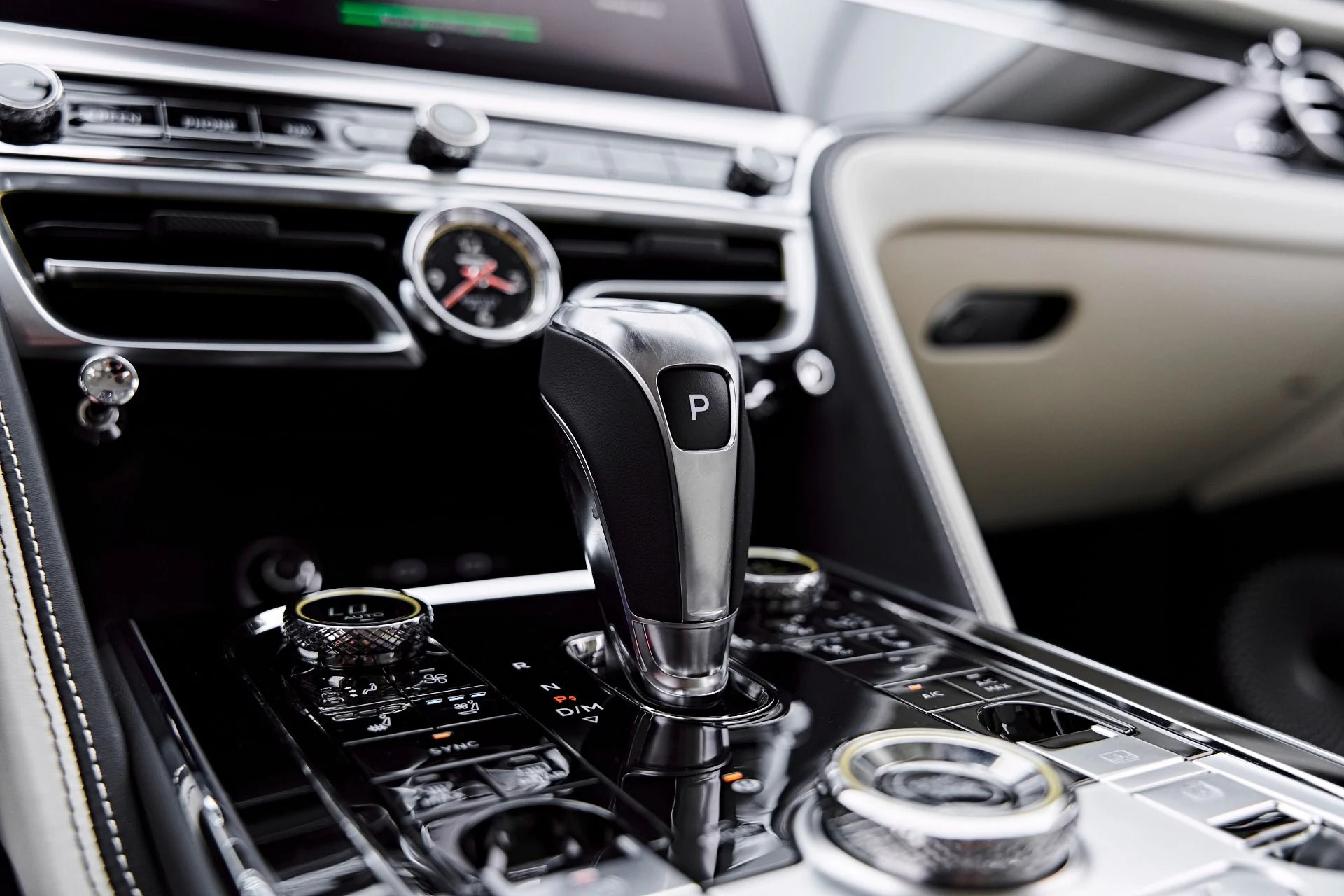 mph082_751269266_Used_2025_Bentley_Flying_Spur_Speed_1786412314_8b33205dcf