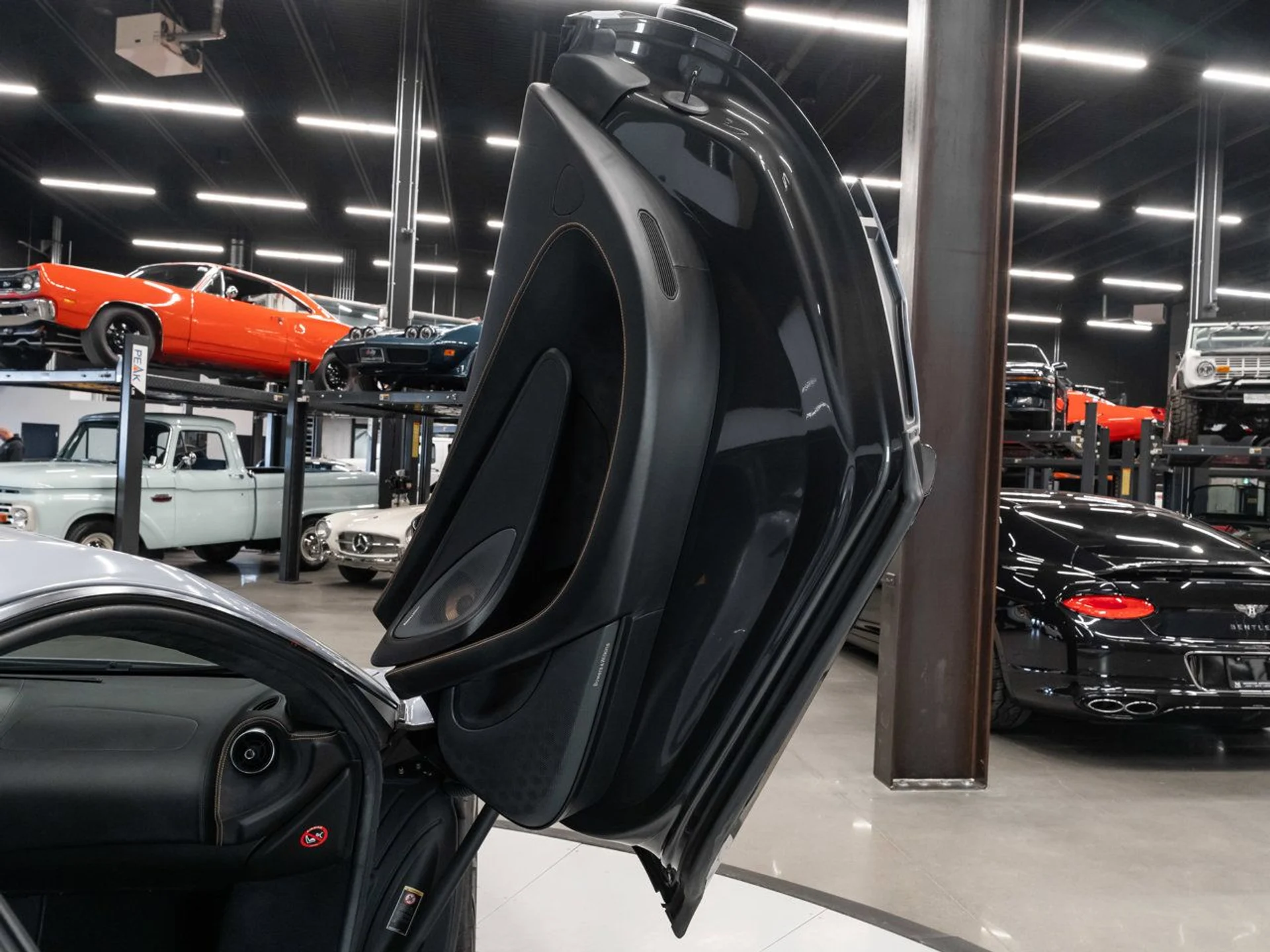 mph082_816680393_mclaren_570s_2017_538ab98360