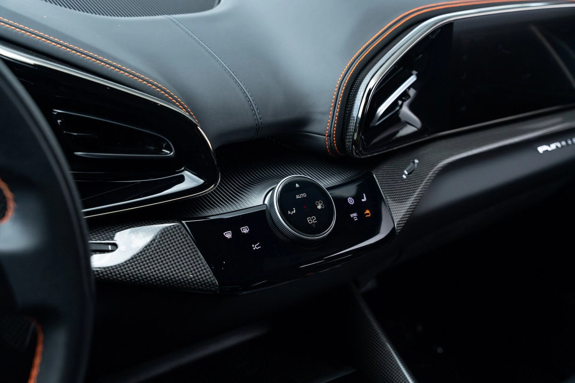 mph083_1078609795_364f528d5323cdc0616f39d40d28e494_8546b2367d