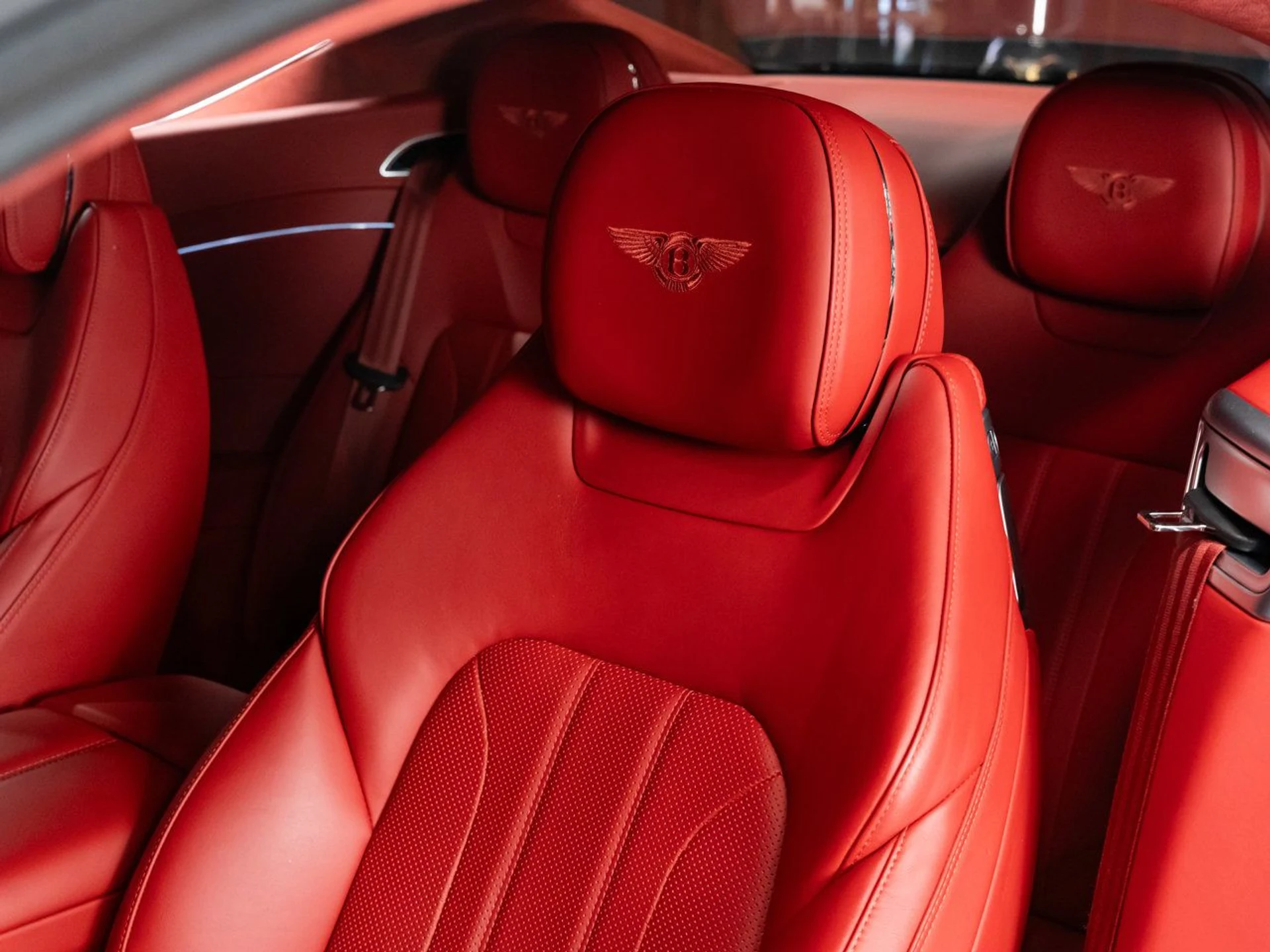 mph083_1083313339_bentley_continental_2020_c94c37521f