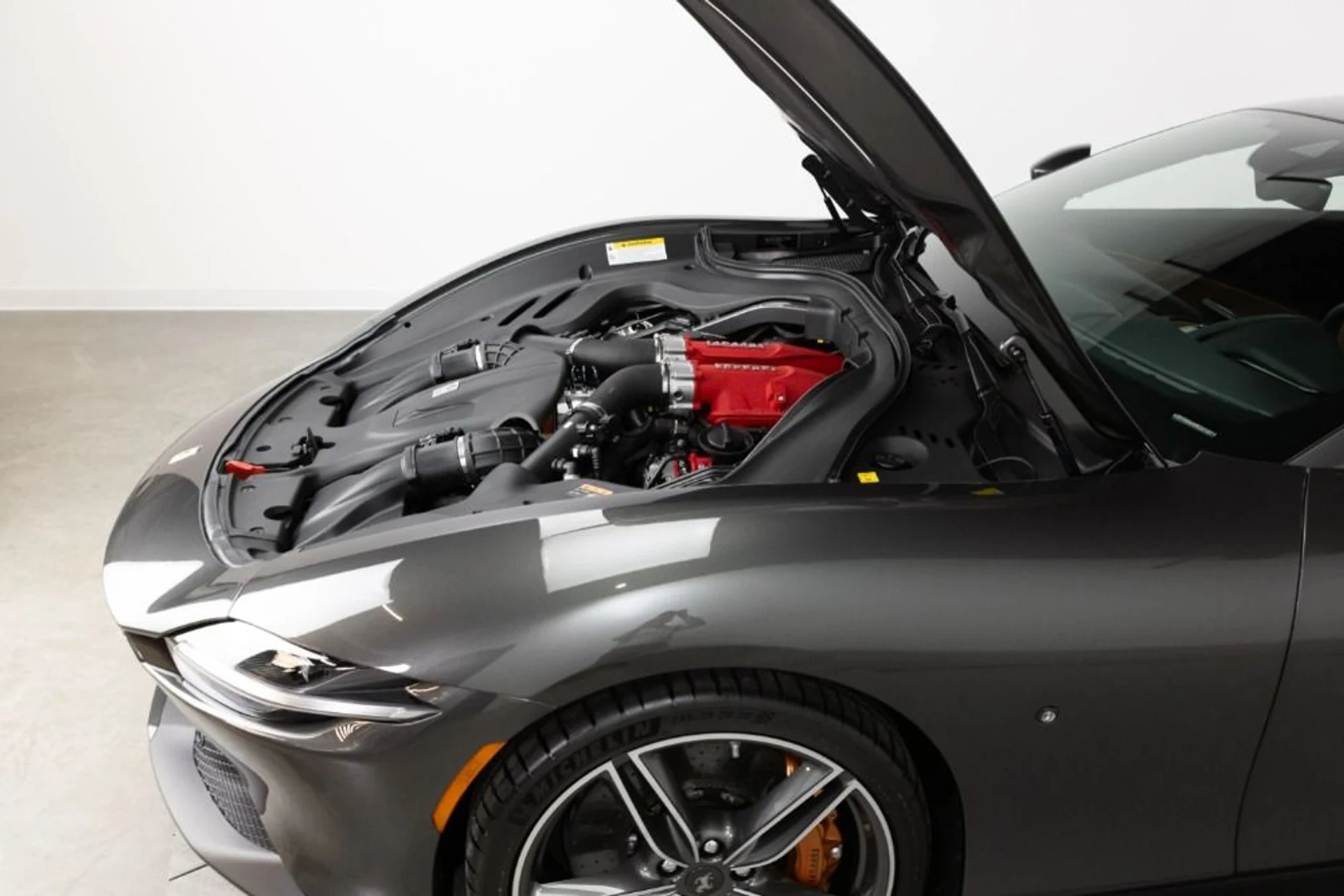 mph083_1170688232_Used_2024_Ferrari_Roma_b8cd2897b4