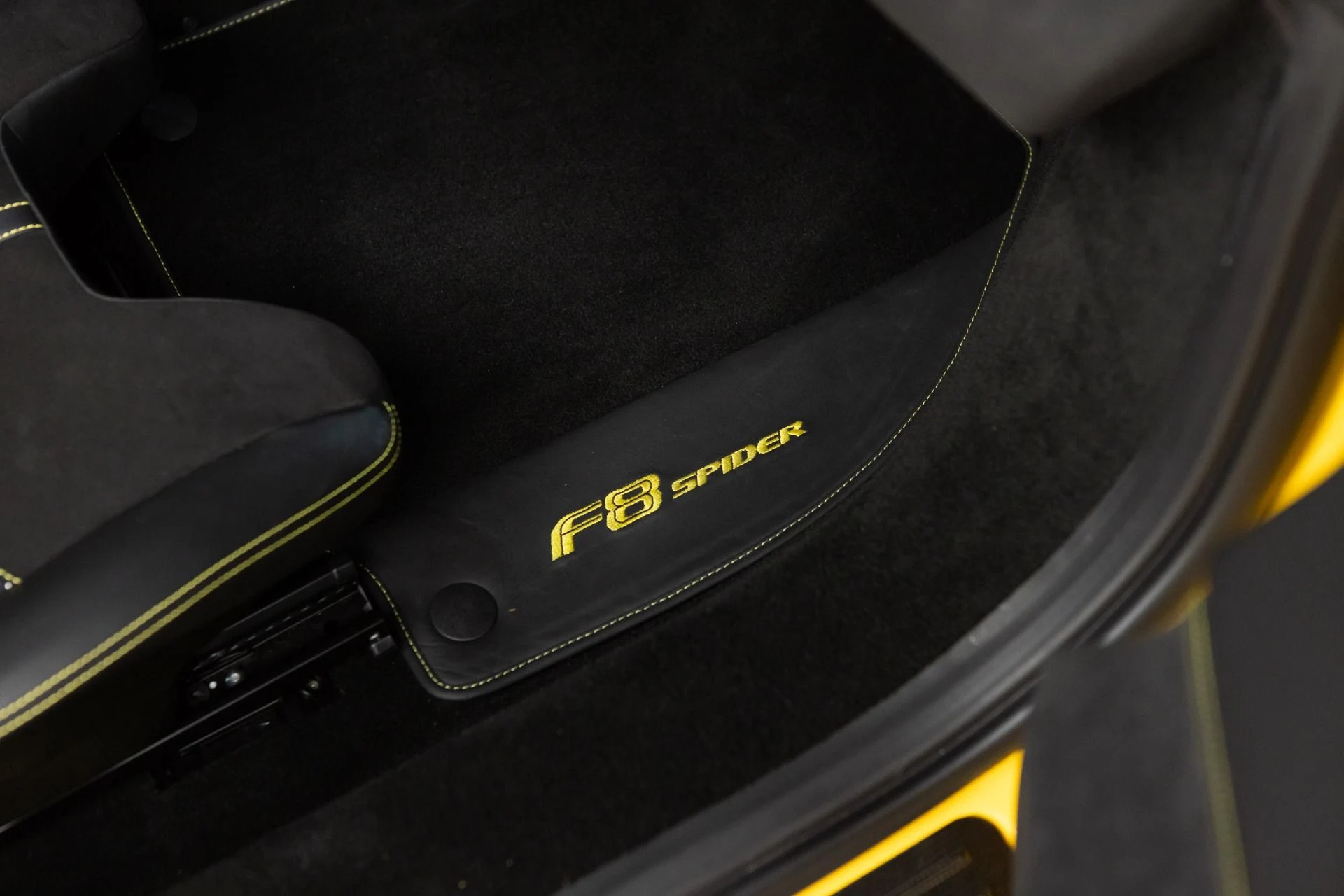mph083_1171587267_Used_2021_Ferrari_F8_Spider_1778270114_ea96f10c02