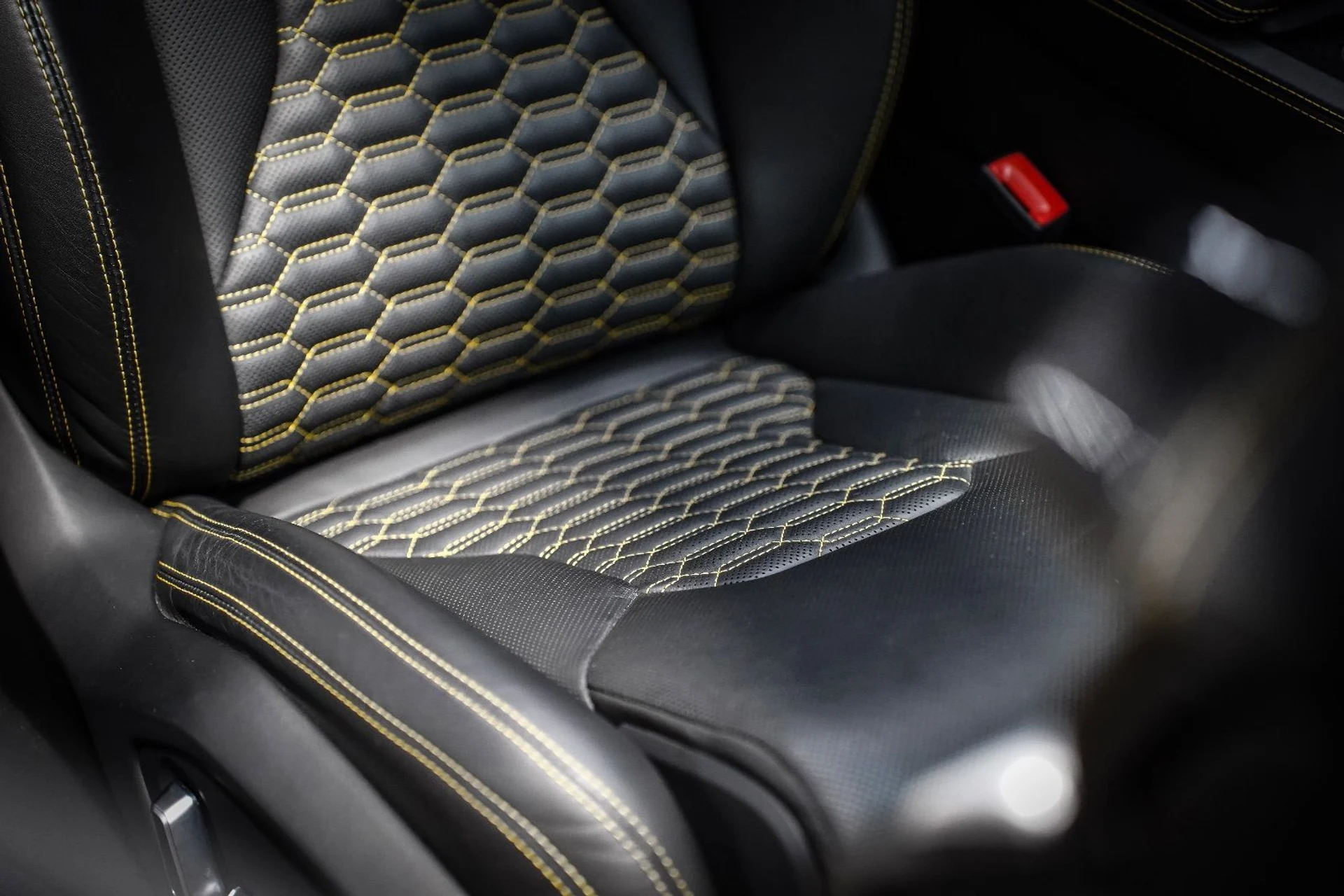 mph083_1173775448_37414663_01383_2020_lamborghini_urus_099_b9fa4862e3