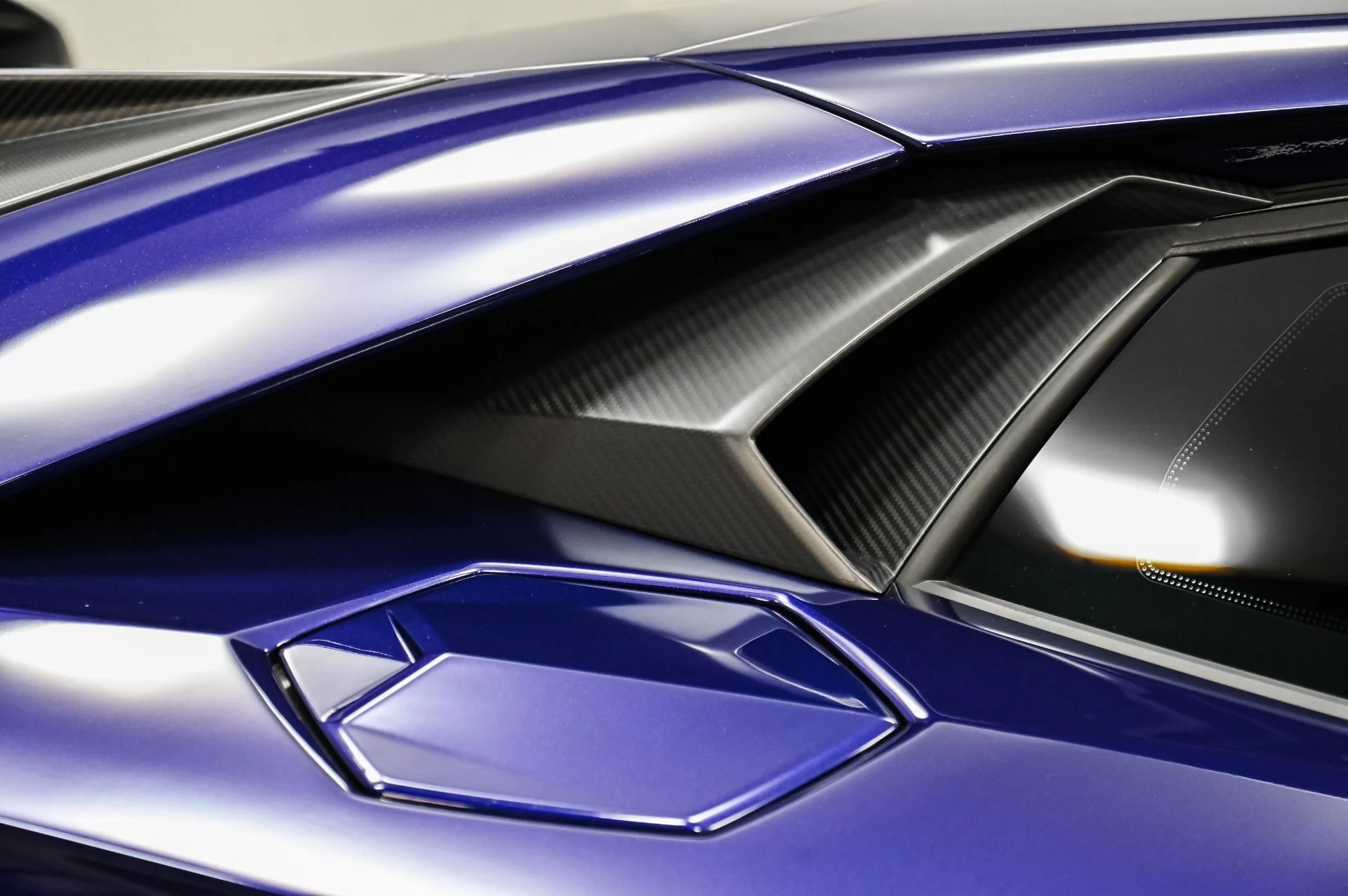 mph083_1278364548_Used_2019_Lamborghini_Aventador_SVJ_1760550494_2a34a91797