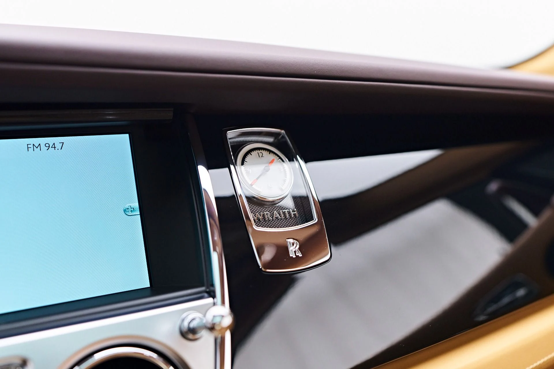 mph083_1309404260_Used_2015_Rolls_Royce_Wraith_Base_1757113659_236e2e1355