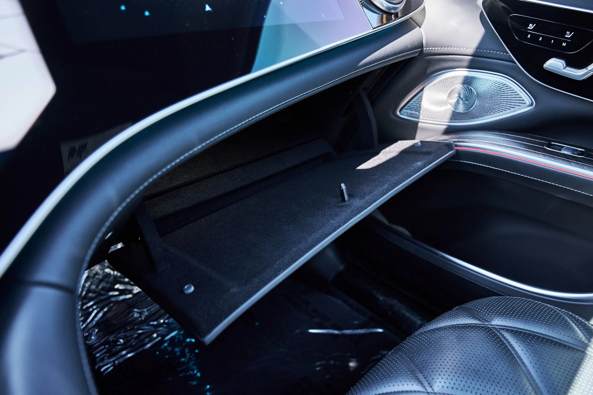 mph083_1502453177_Used_2024_Mercedes_Benz_EQS_Maybach_EQS_680_1775326140_29f9716be1