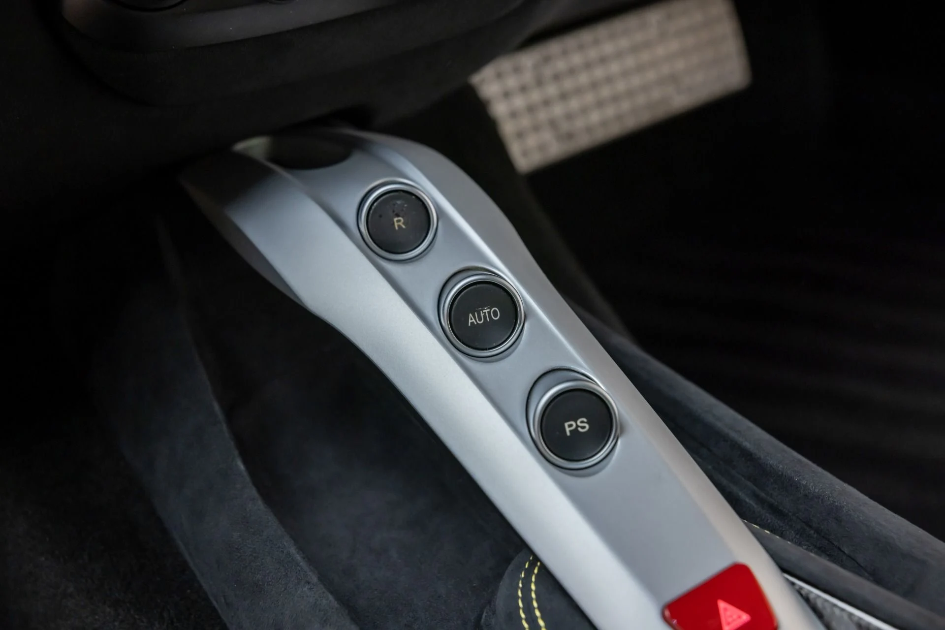 mph083_1551766320_Used_2014_Ferrari_F12berlinetta_1766171664_669bc02d32