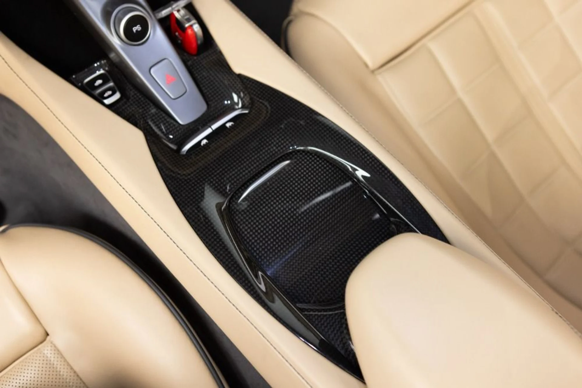 mph083_1603744052_Used_2019_Ferrari_Portofino_e443773e84