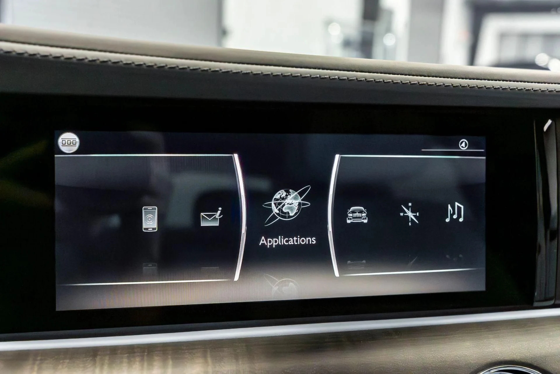 mph083_1630459942_Used_2022_Rolls_Royce_Ghost_Sedan_4_D_1783500986_b4953a010f