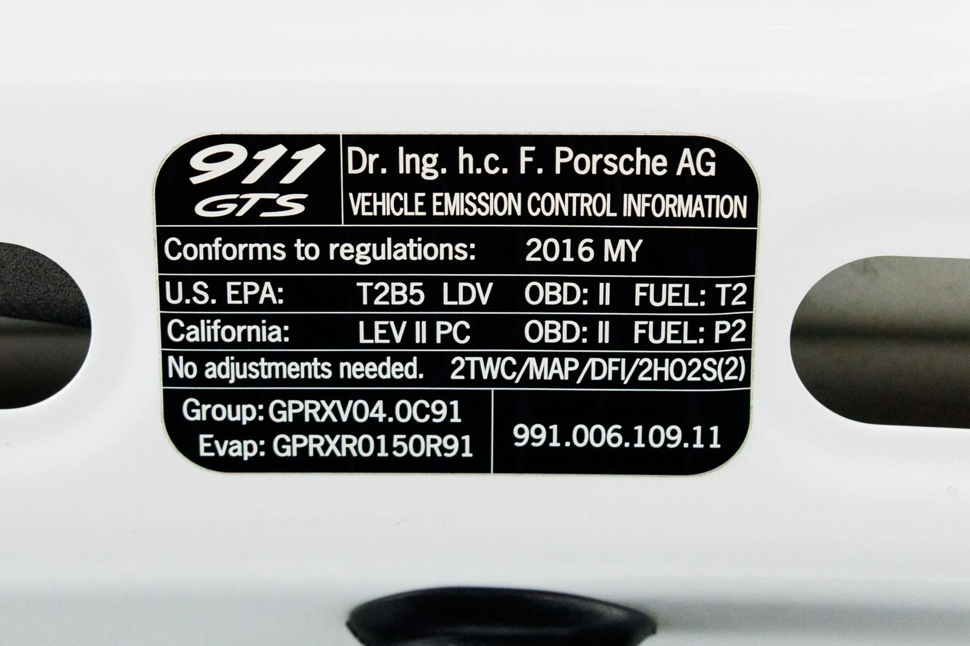 mph083_1633106852_Used_2016_Porsche_911_Carrera_GTS_1792778199_dbabf7958f