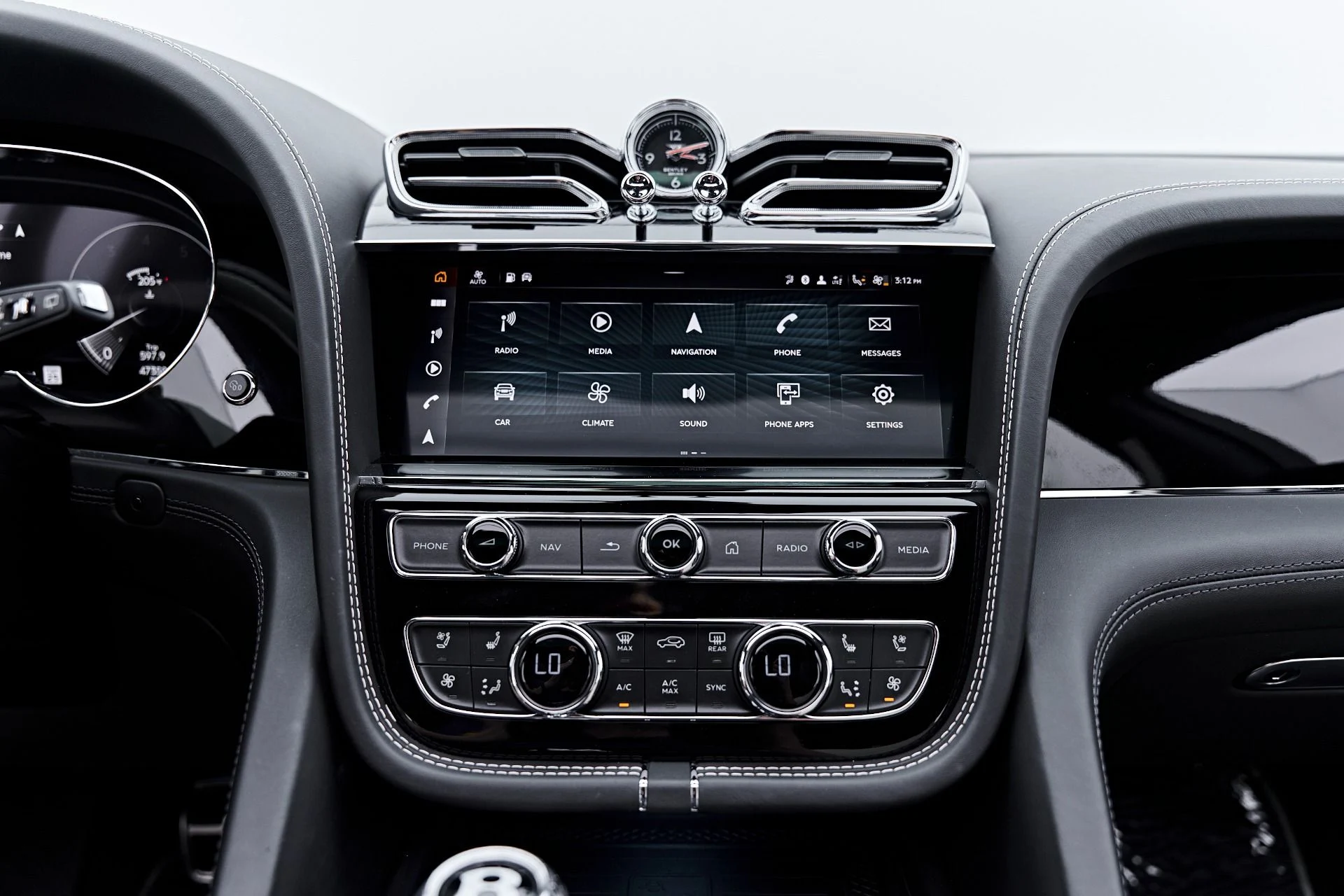 mph083_1764948131_Used_2022_Bentley_Bentayga_V8_1791935834_9100652c29