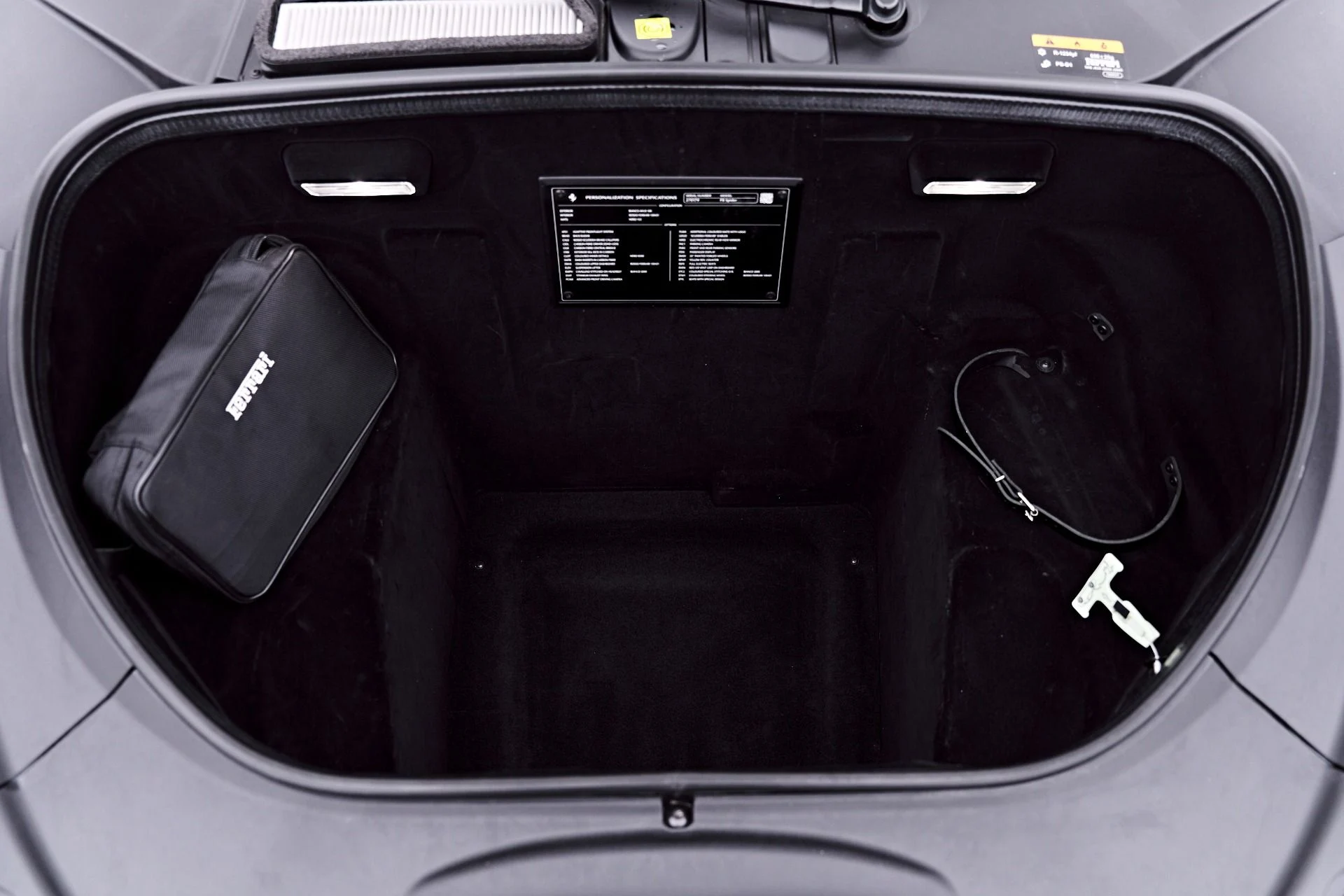 mph083_1811277488_Used_2022_Ferrari_F8_Spider_Base_1784162376_01fc1ca98d