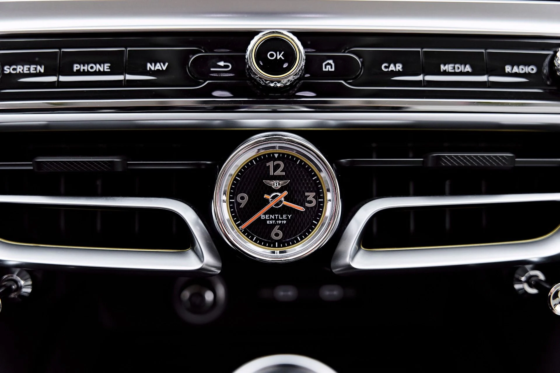 mph083_1871879653_Used_2025_Bentley_Flying_Spur_Speed_1786412316_4392e34b1d