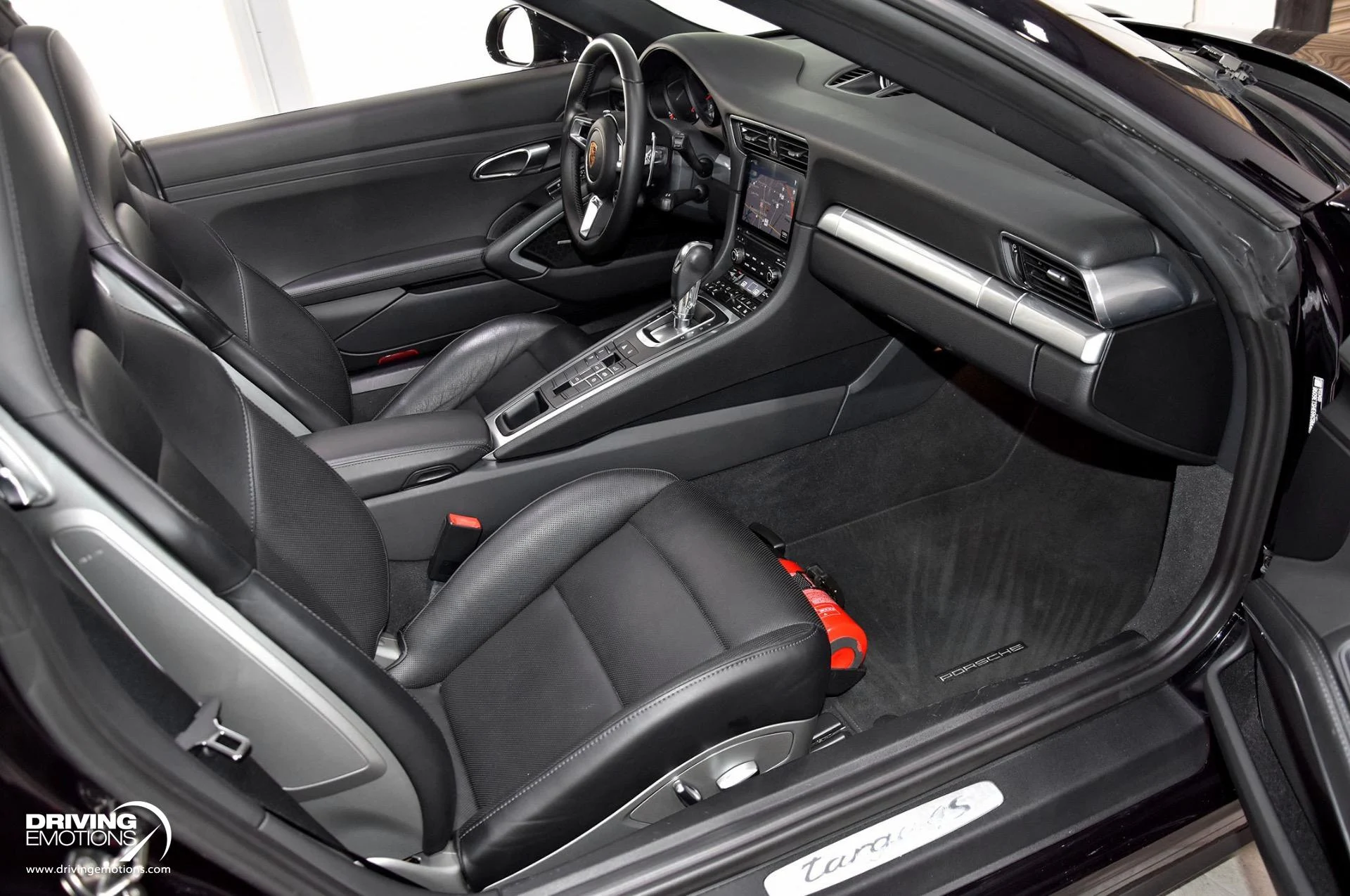 mph083_2116801492_868_p84_l_b4807ad797