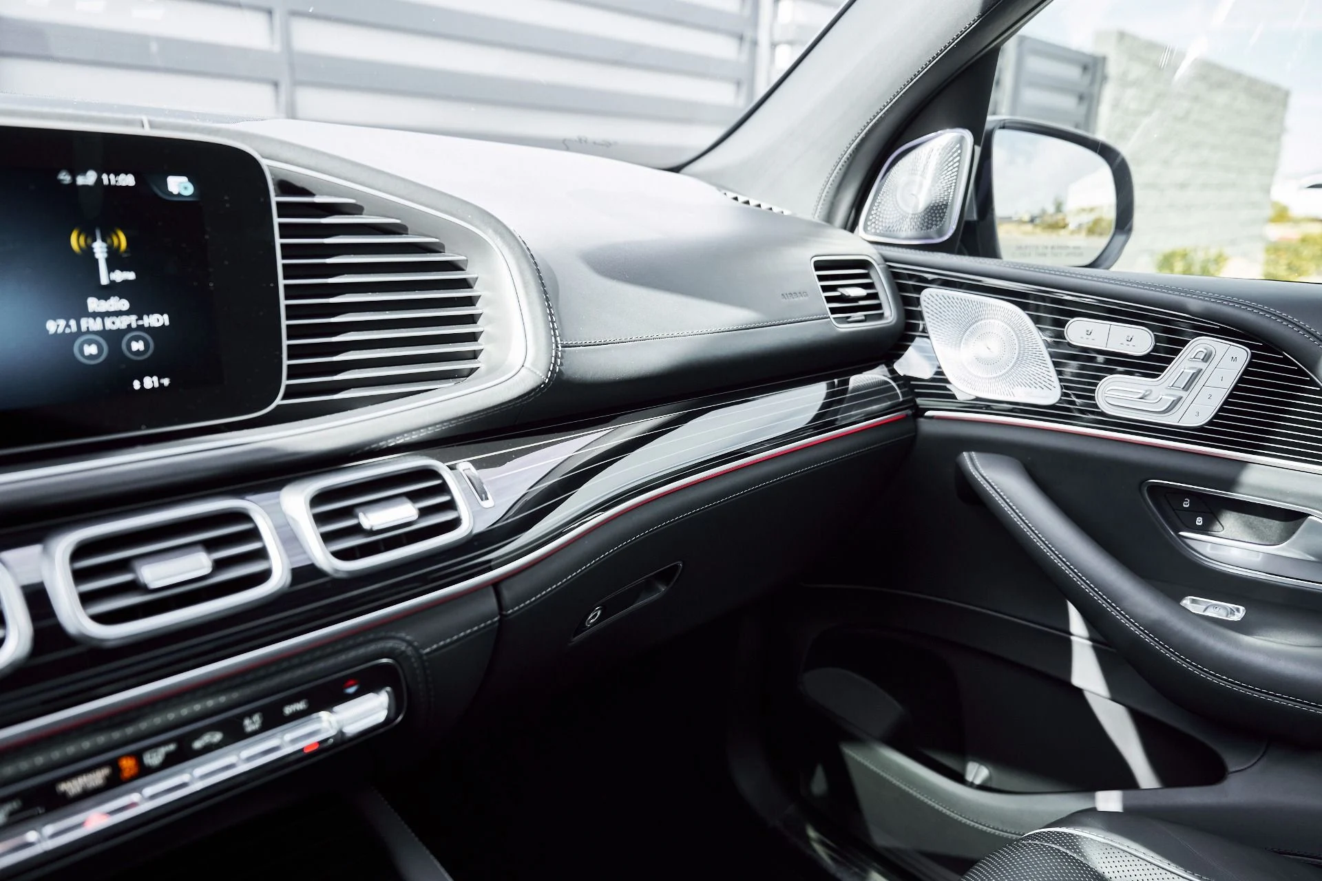 mph083_2122423688_Used_2021_Mercedes_Benz_GLS_Maybach_GLS_600_1768358470_a8e04b3dbe