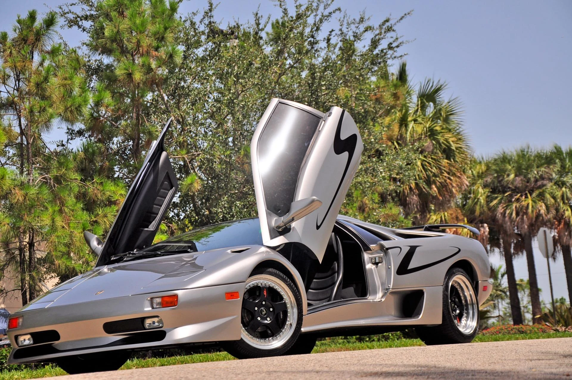 mph083_2287391539_192_p84_l_93eaee4210