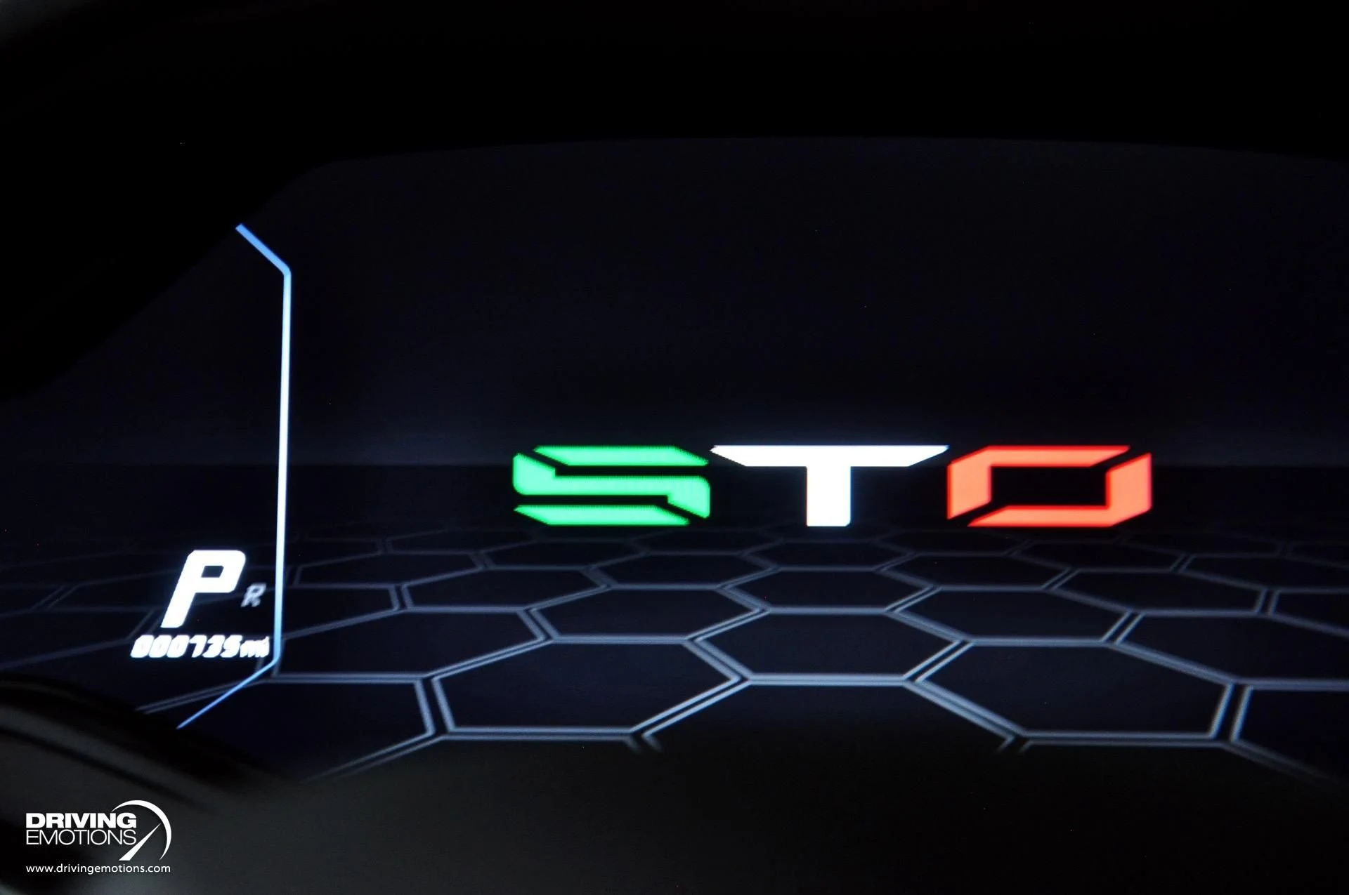 mph083_2394720743_743_p84_l_9e3a70fbaf