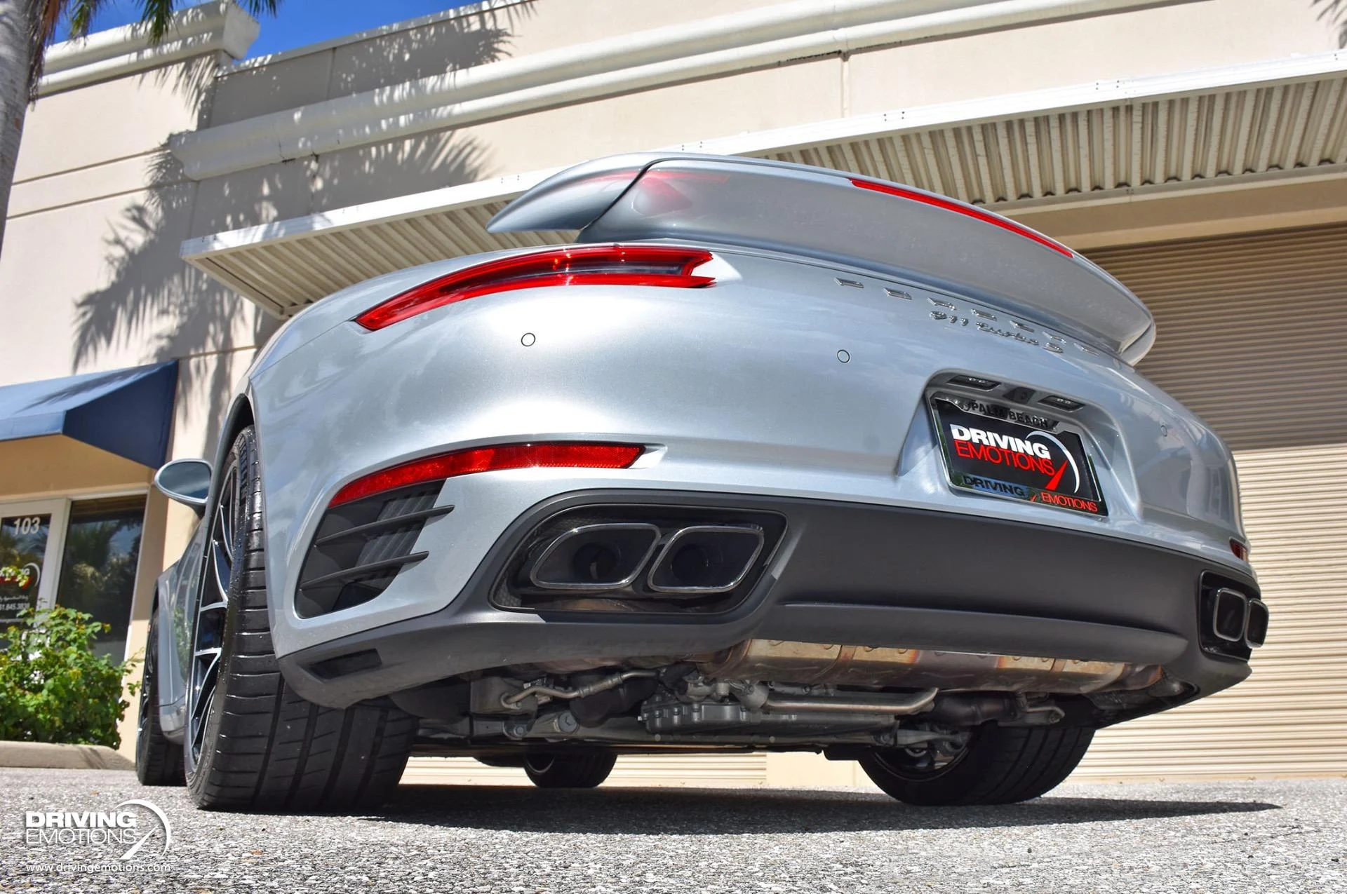 mph083_2543605875_866_p84_l_1d39be5e41