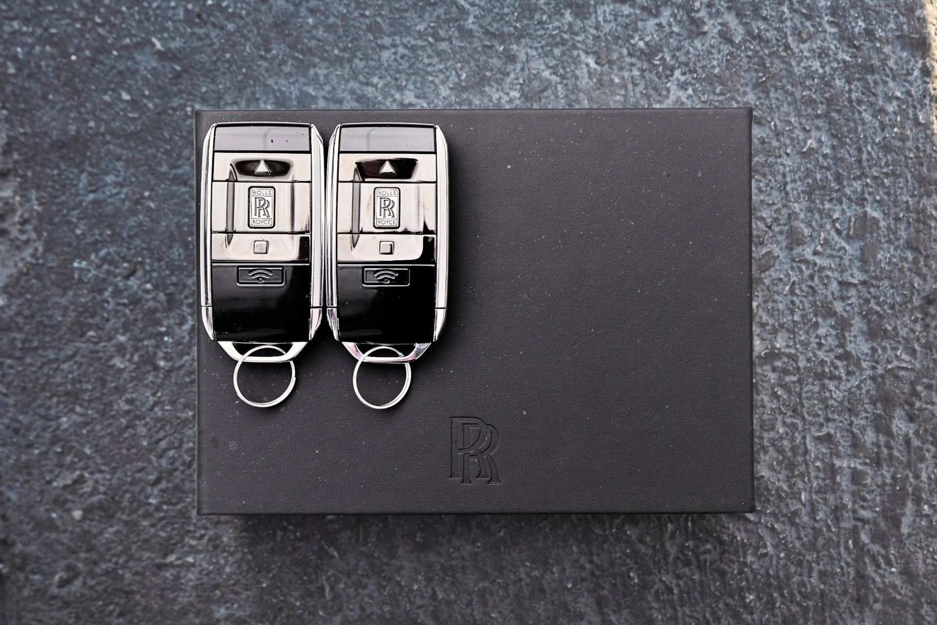 mph083_2700084809_Used_2026_Rolls_Royce_Cullinan_Base_1766884874_9925c2e2e6