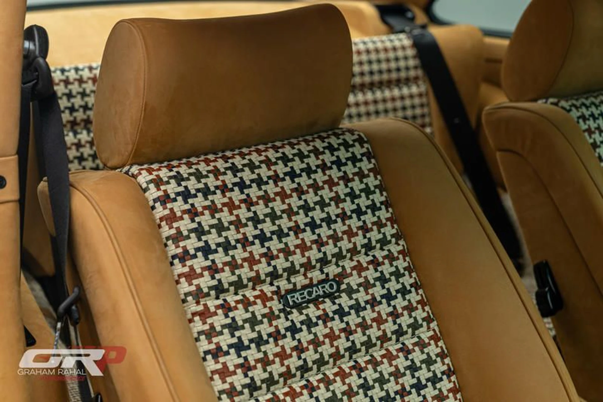 mph083_2747532117_21861082_8_AE_8_4_C8_F_B032_8_F68_DBB_233_FD_147627ed38