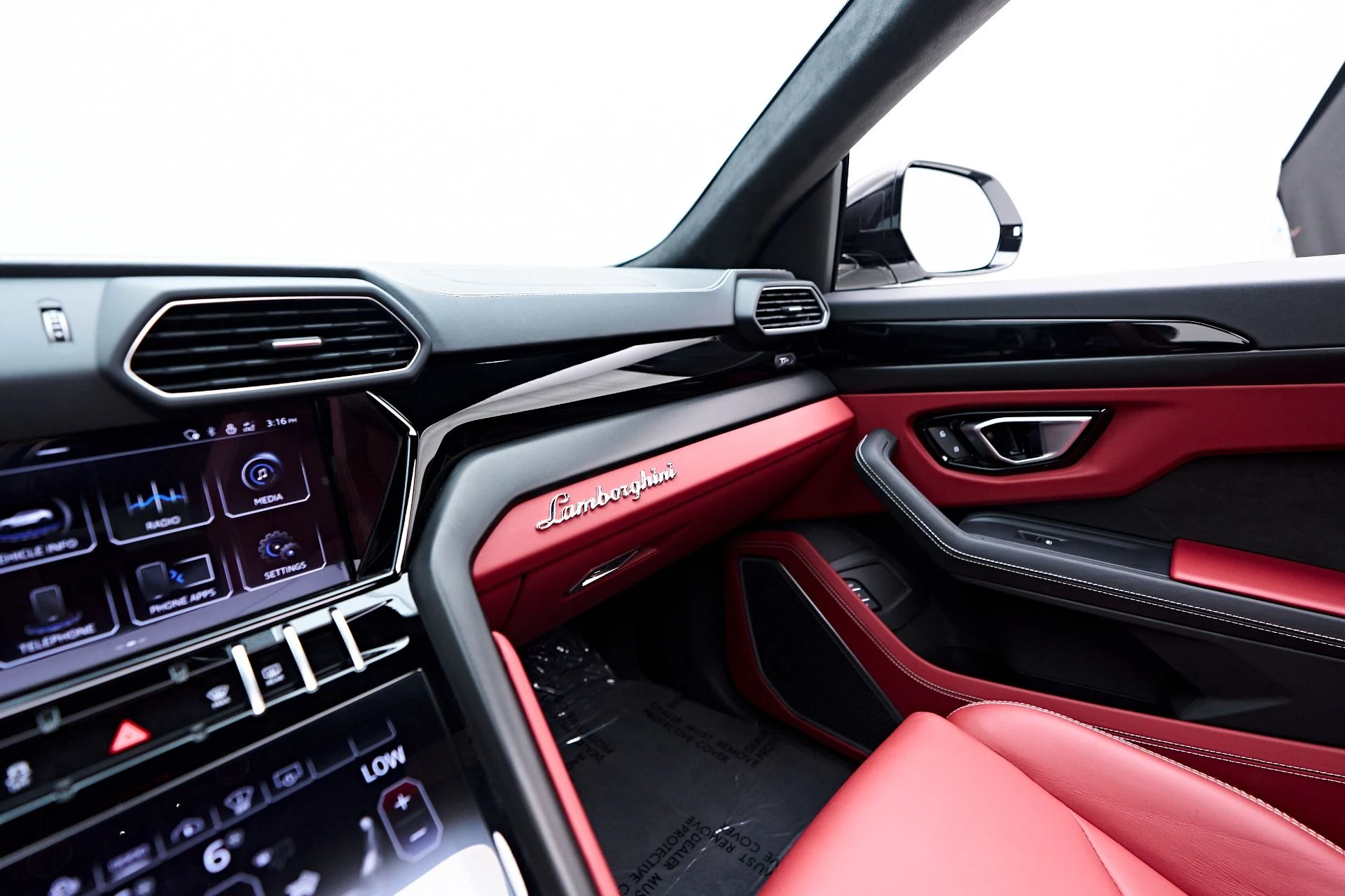 mph083_275507276_Used_2024_Lamborghini_Urus_S_1751401874_6dedb87077