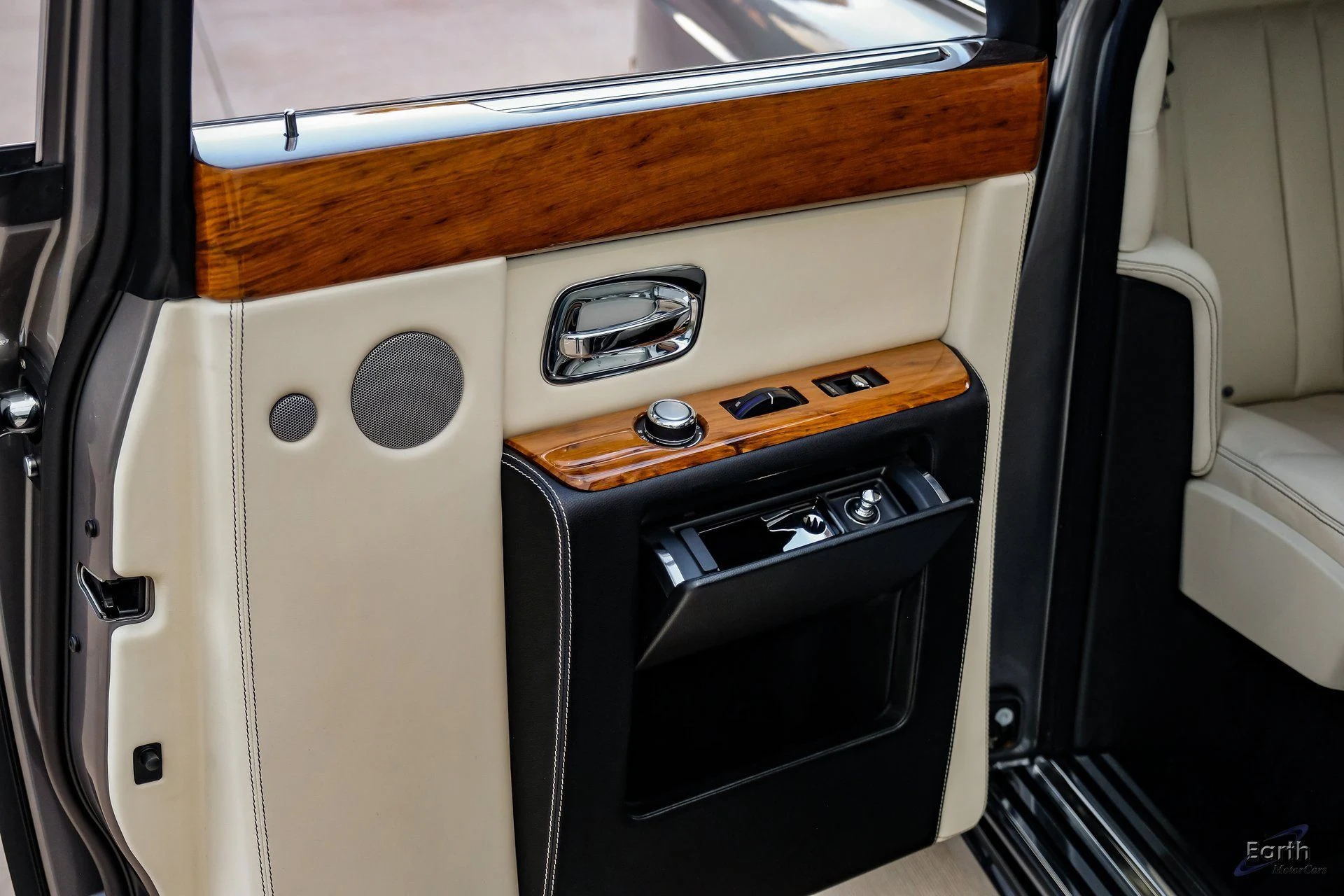 mph083_2808598967_c046117dbd009726ac013fdbd54ae3d6x_f2f047abf2